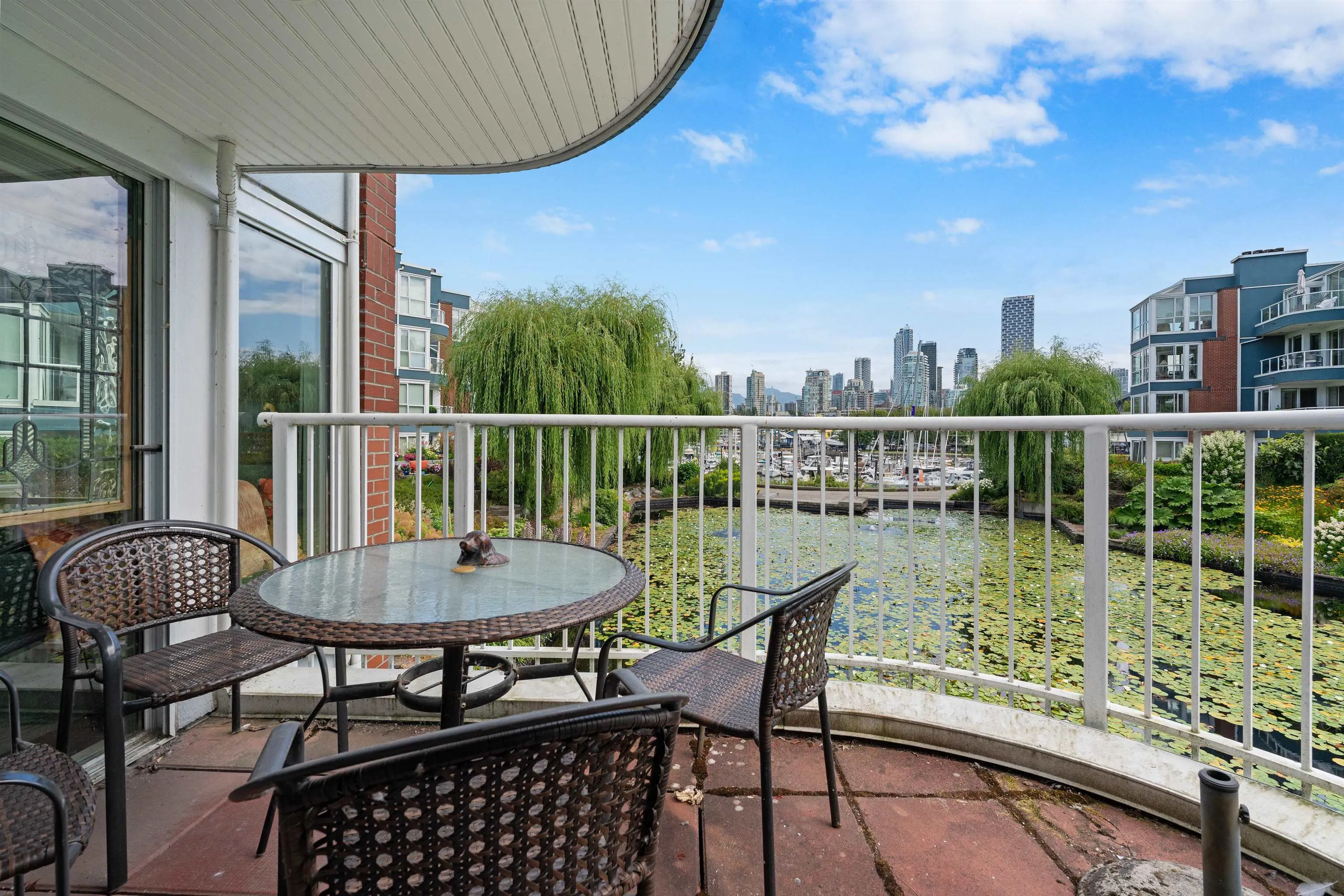 1525 Mariner Walk
