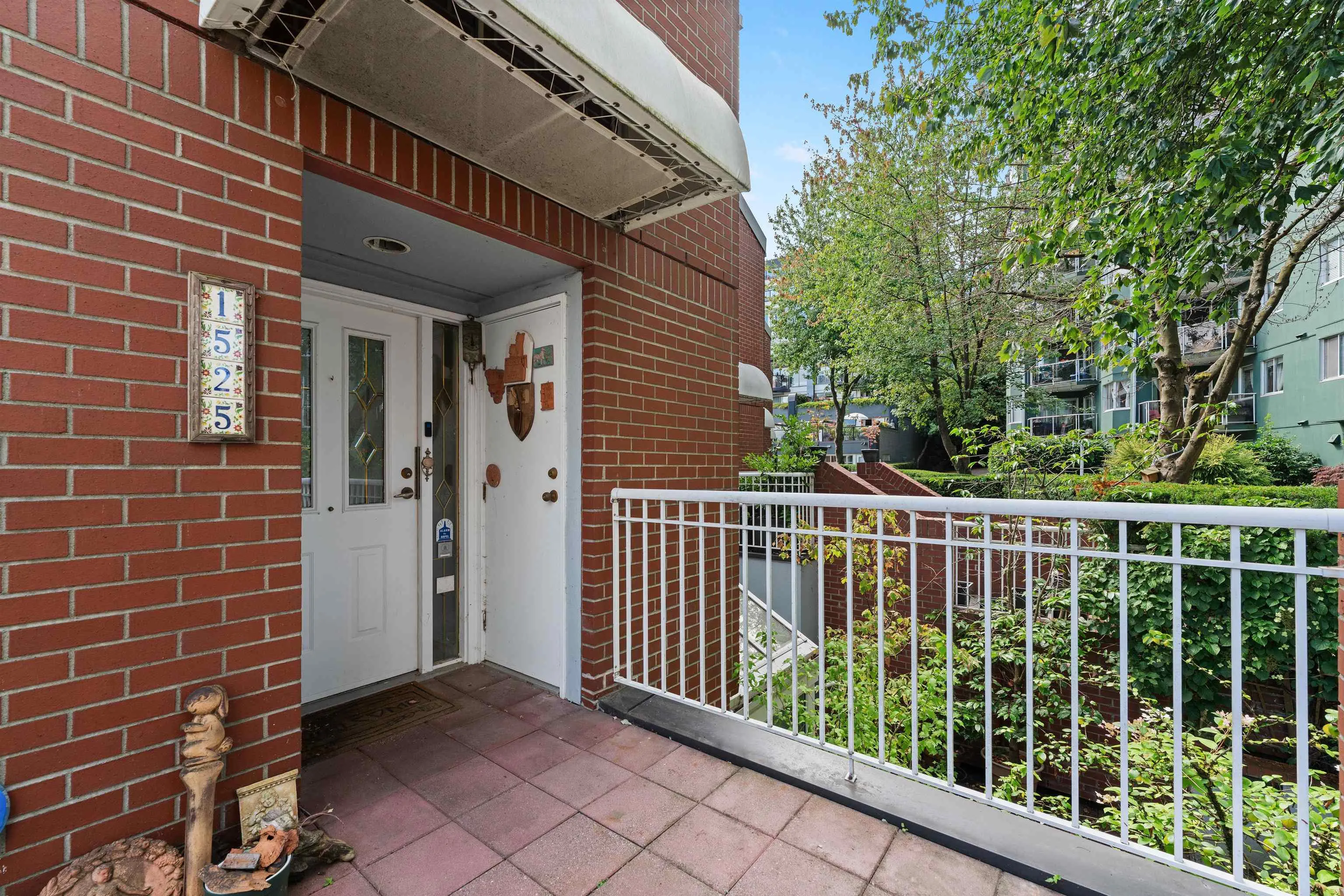 1525 Mariner Walk