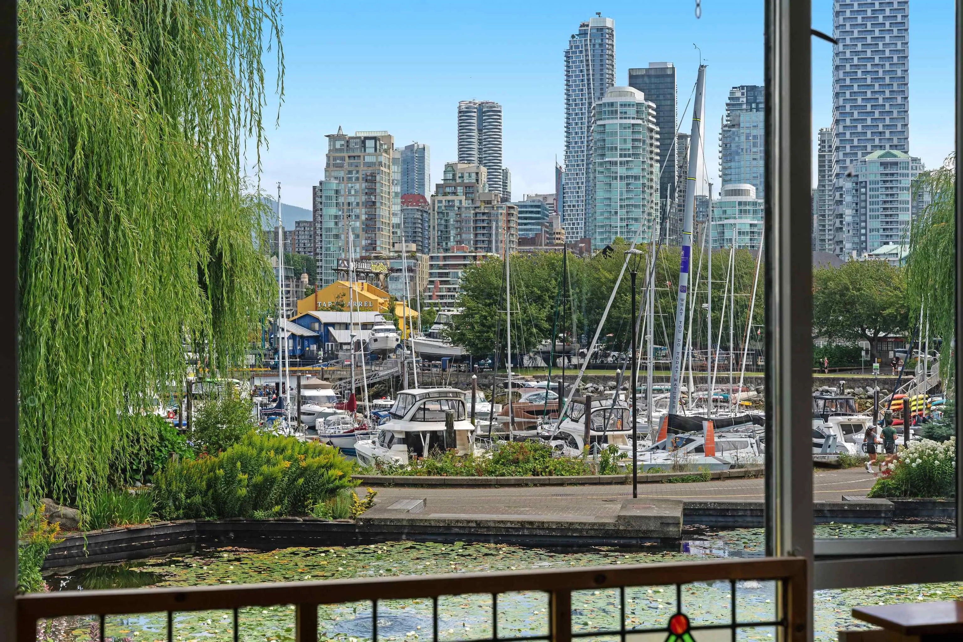 1525 Mariner Walk