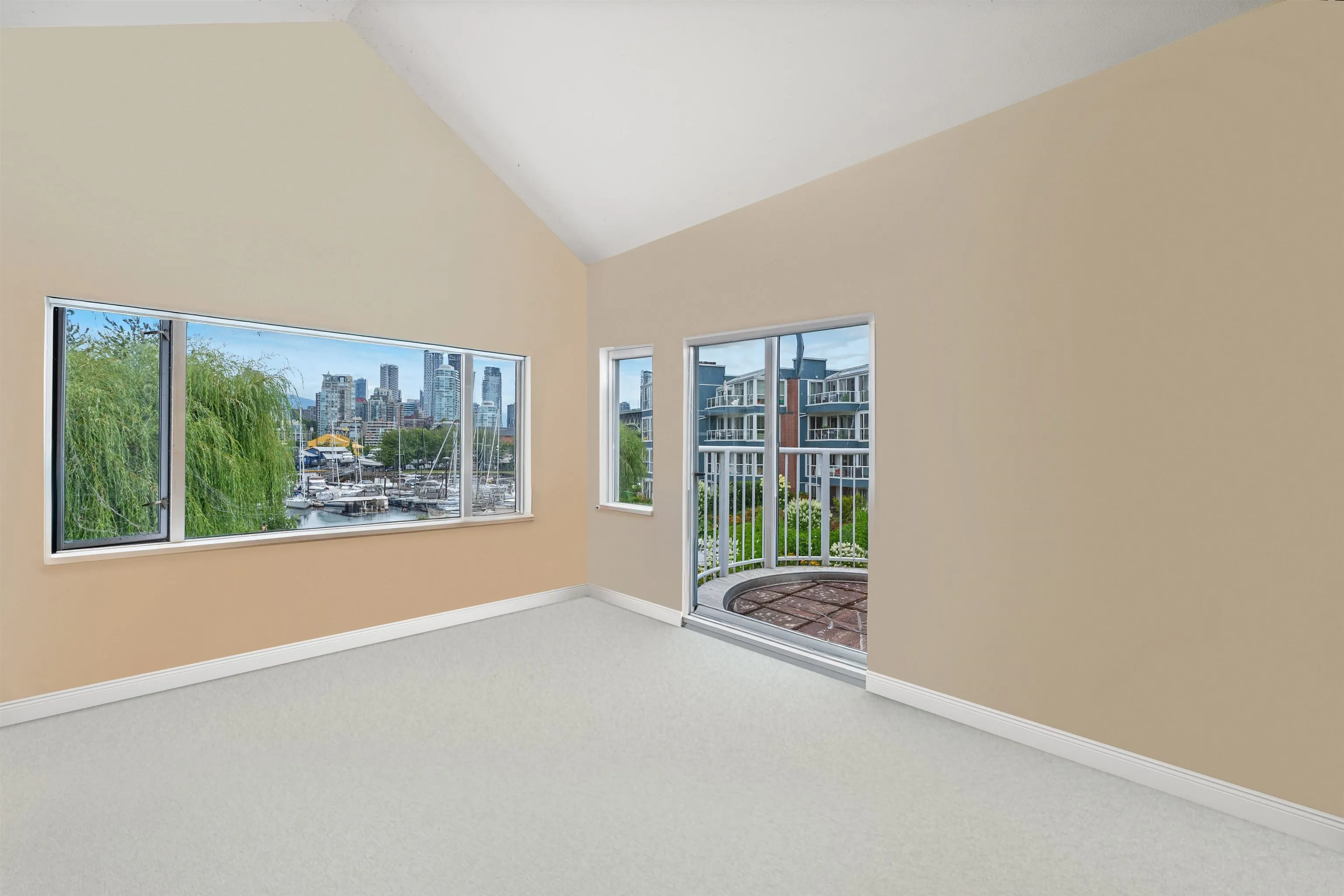 1525 Mariner Walk