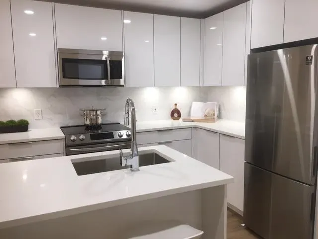 409 15739 Fraser Highway