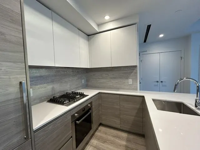 2006 680 Quayside Drive