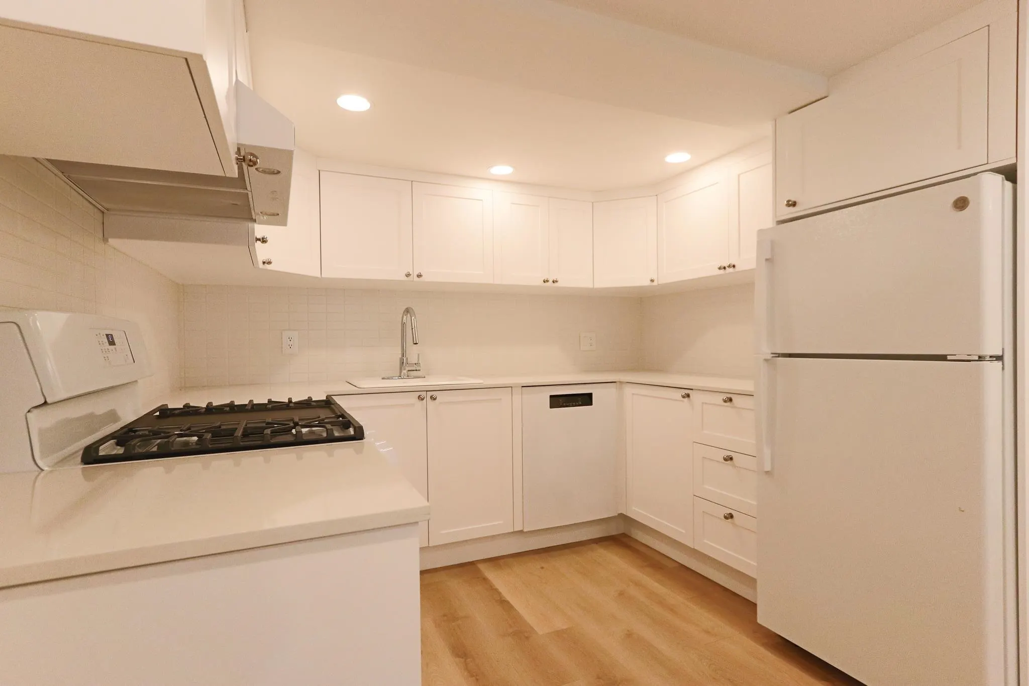 2xxx W 14th Avenue