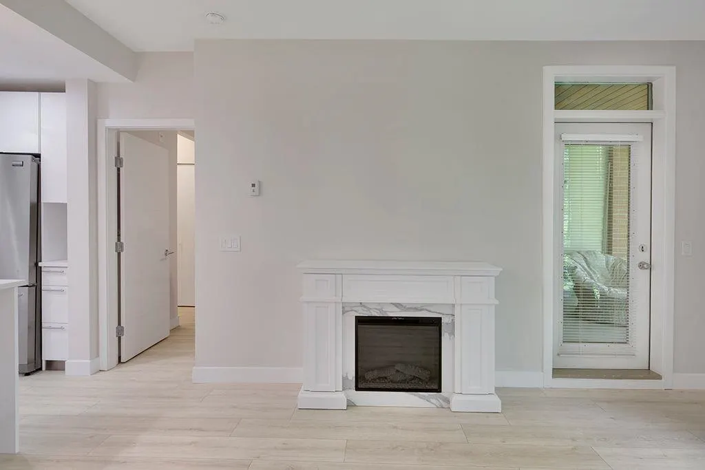404 733 W 3rd Street