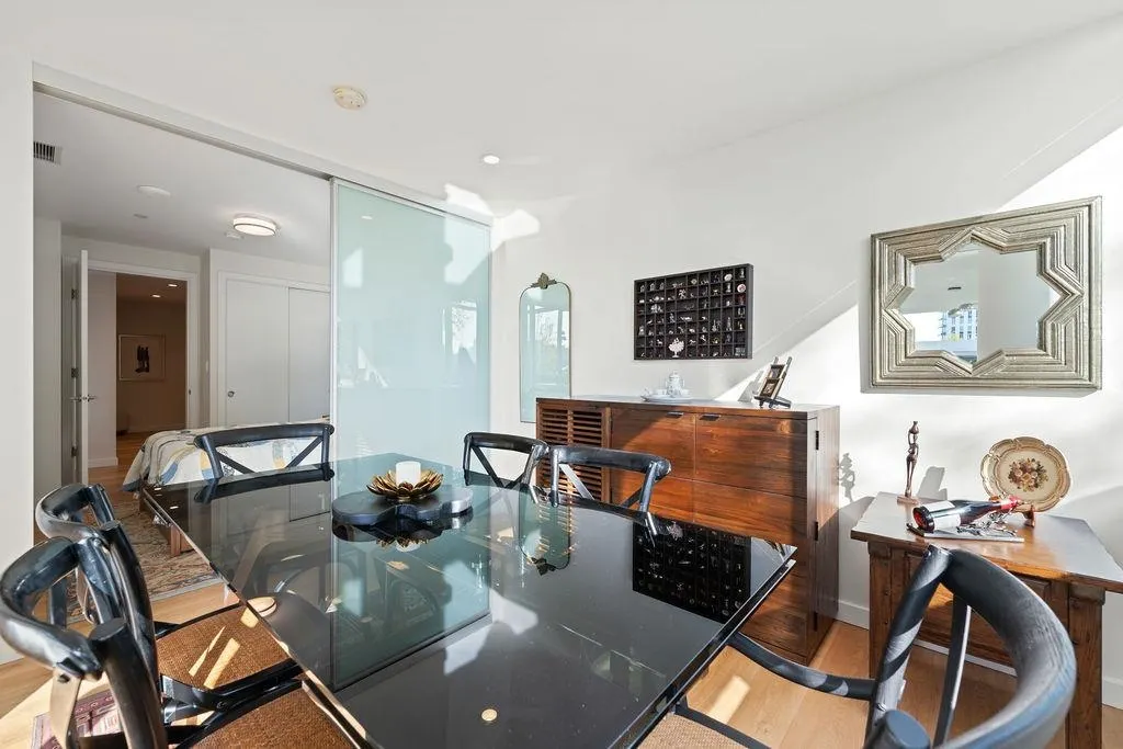 101 768 Arthur Erickson Place