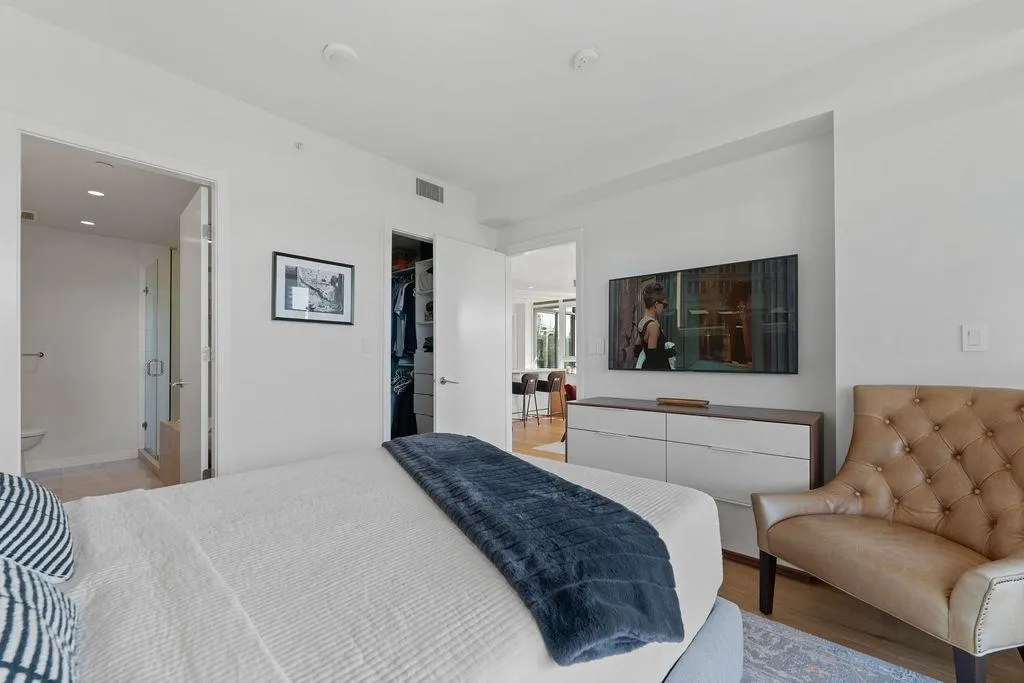 101 768 Arthur Erickson Place