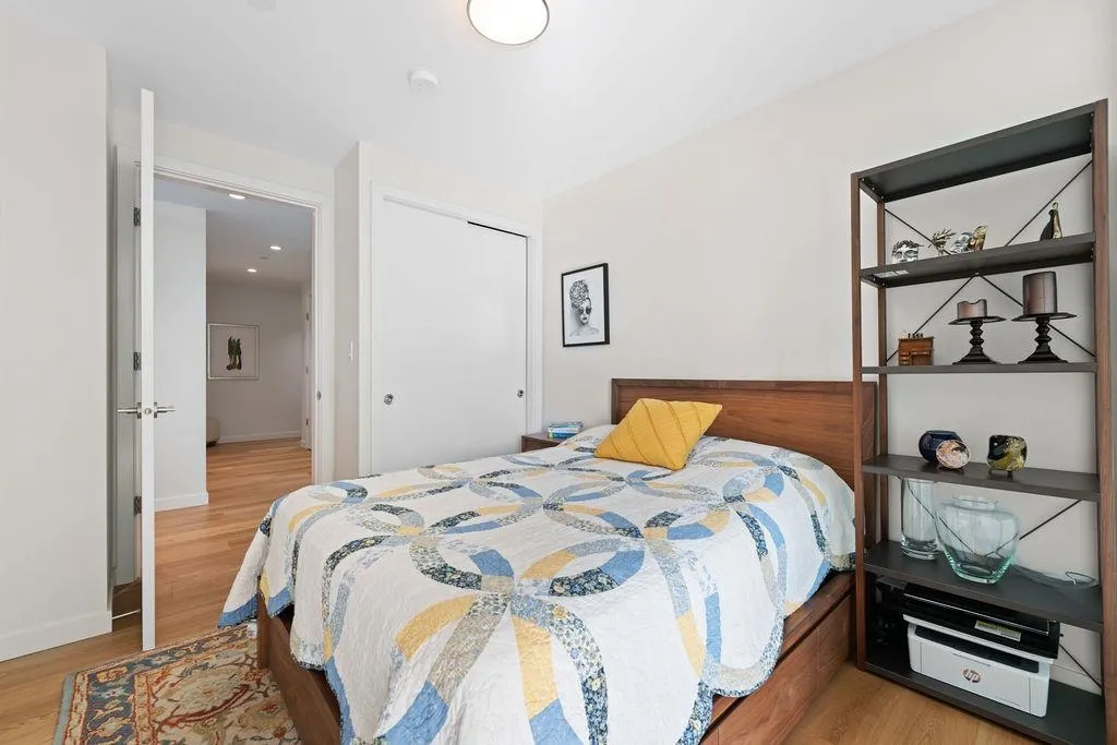 101 768 Arthur Erickson Place
