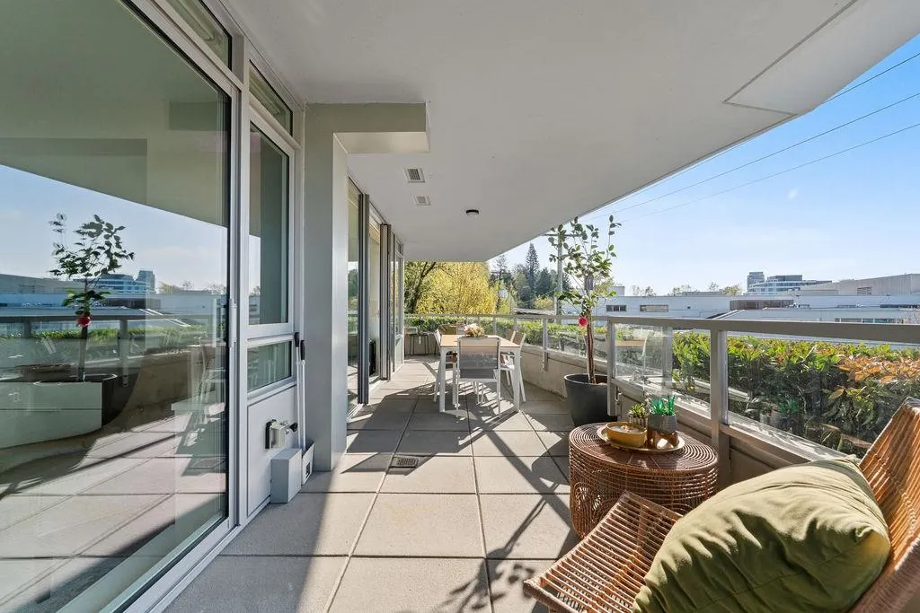 101 768 Arthur Erickson Place