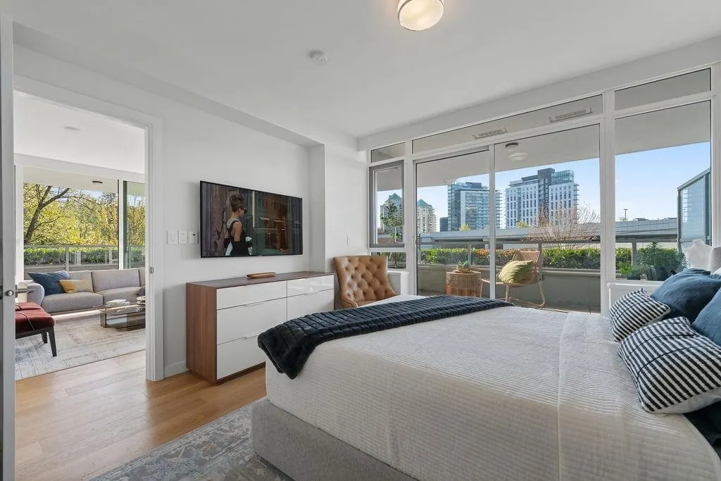 101 768 Arthur Erickson Place