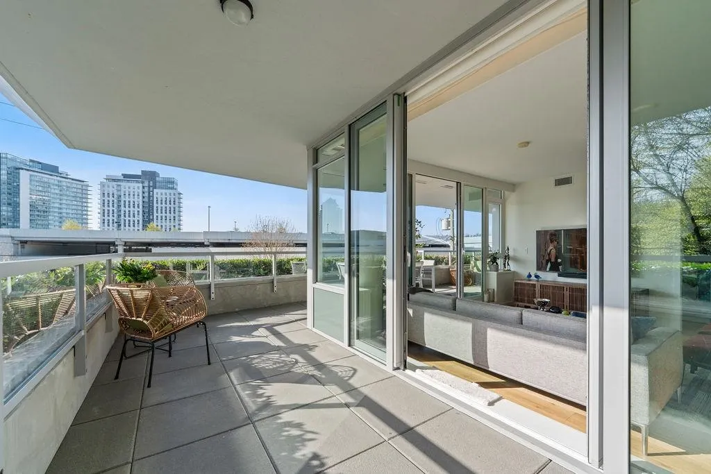 101 768 Arthur Erickson Place