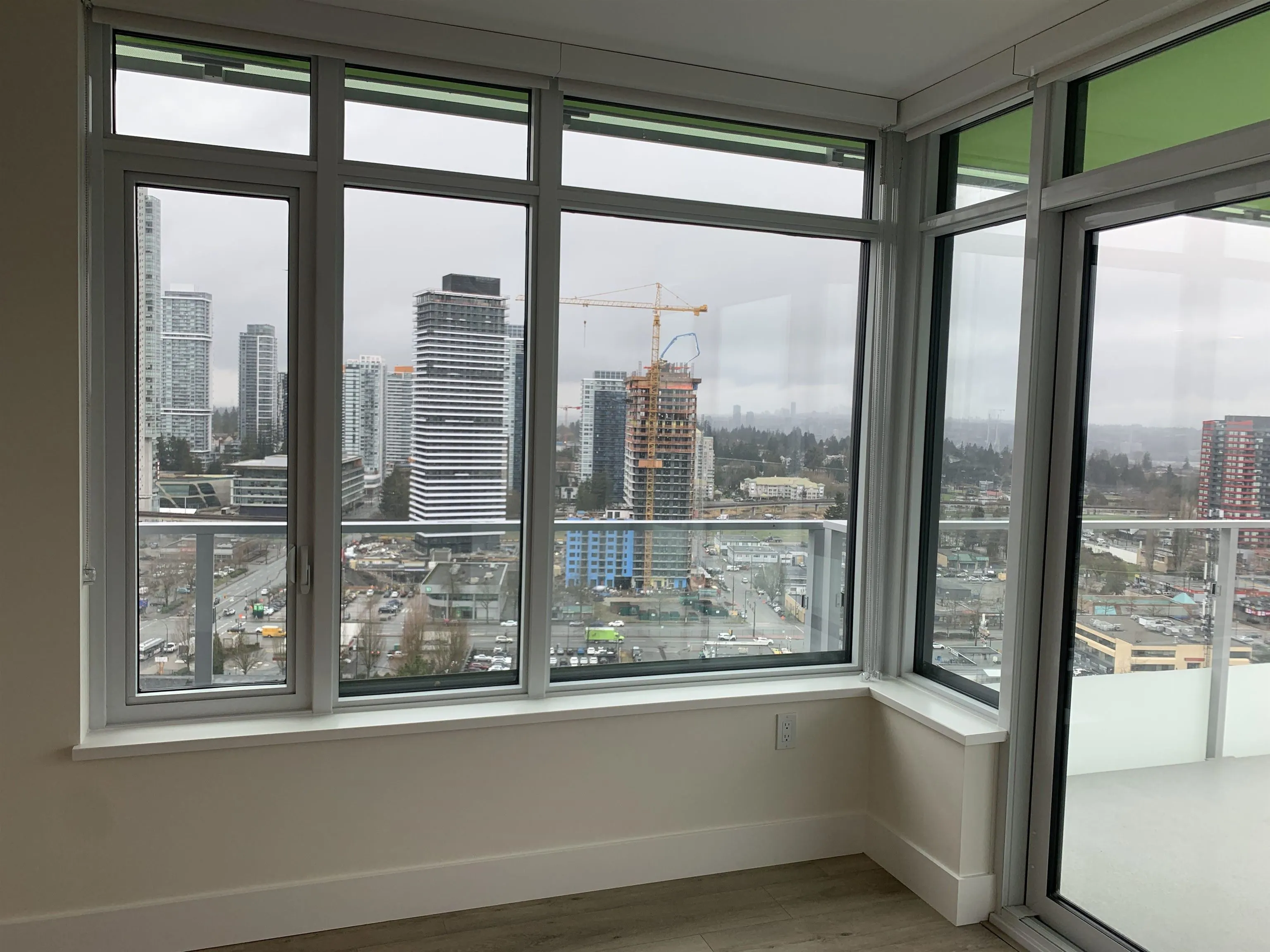1806 10428 Whalley Boulevard
