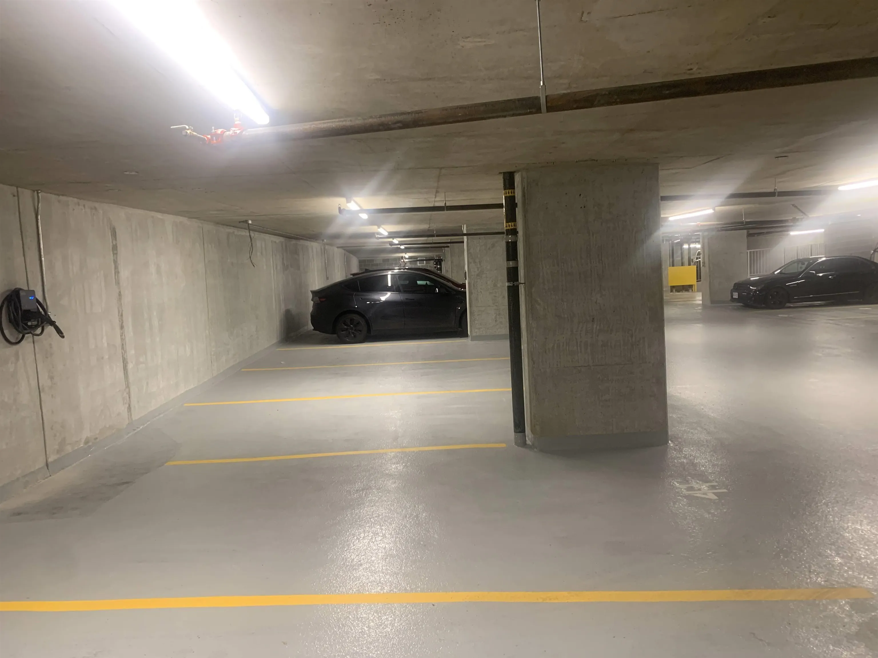 1806 10428 Whalley Boulevard
