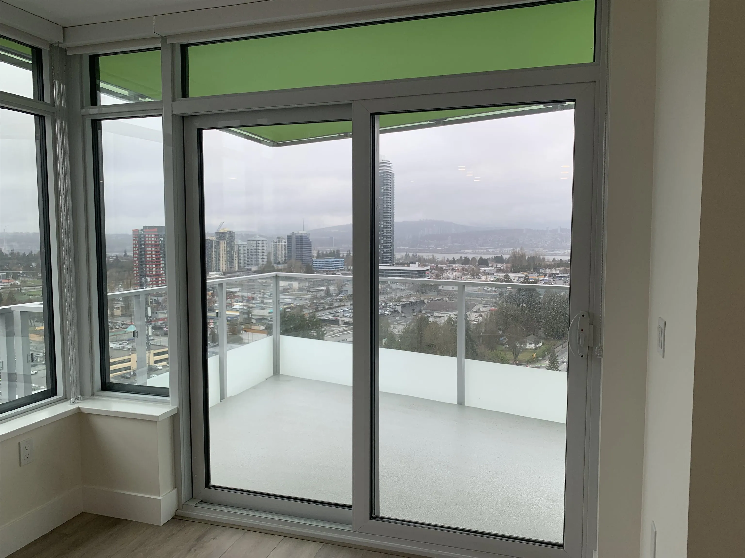 1806 10428 Whalley Boulevard