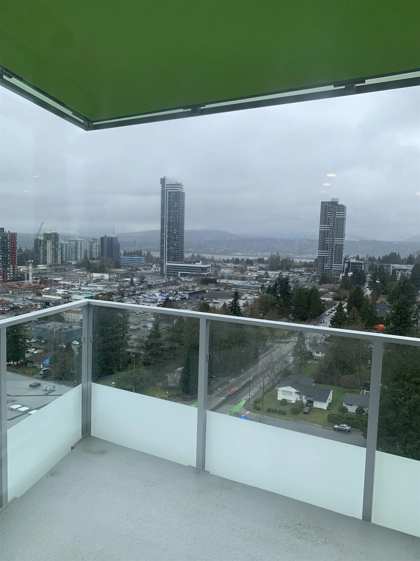 1806 10428 Whalley Boulevard