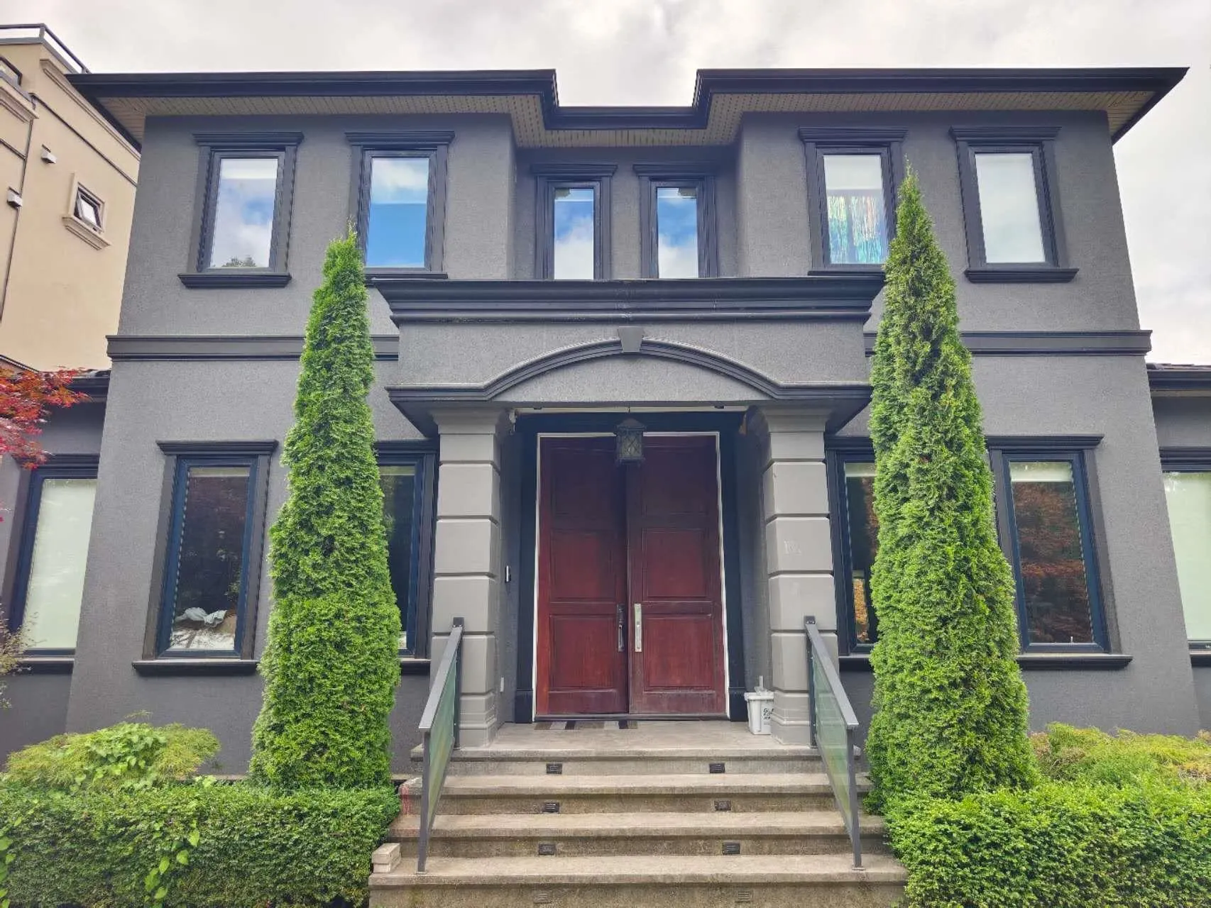 938 W 32nd Avenue