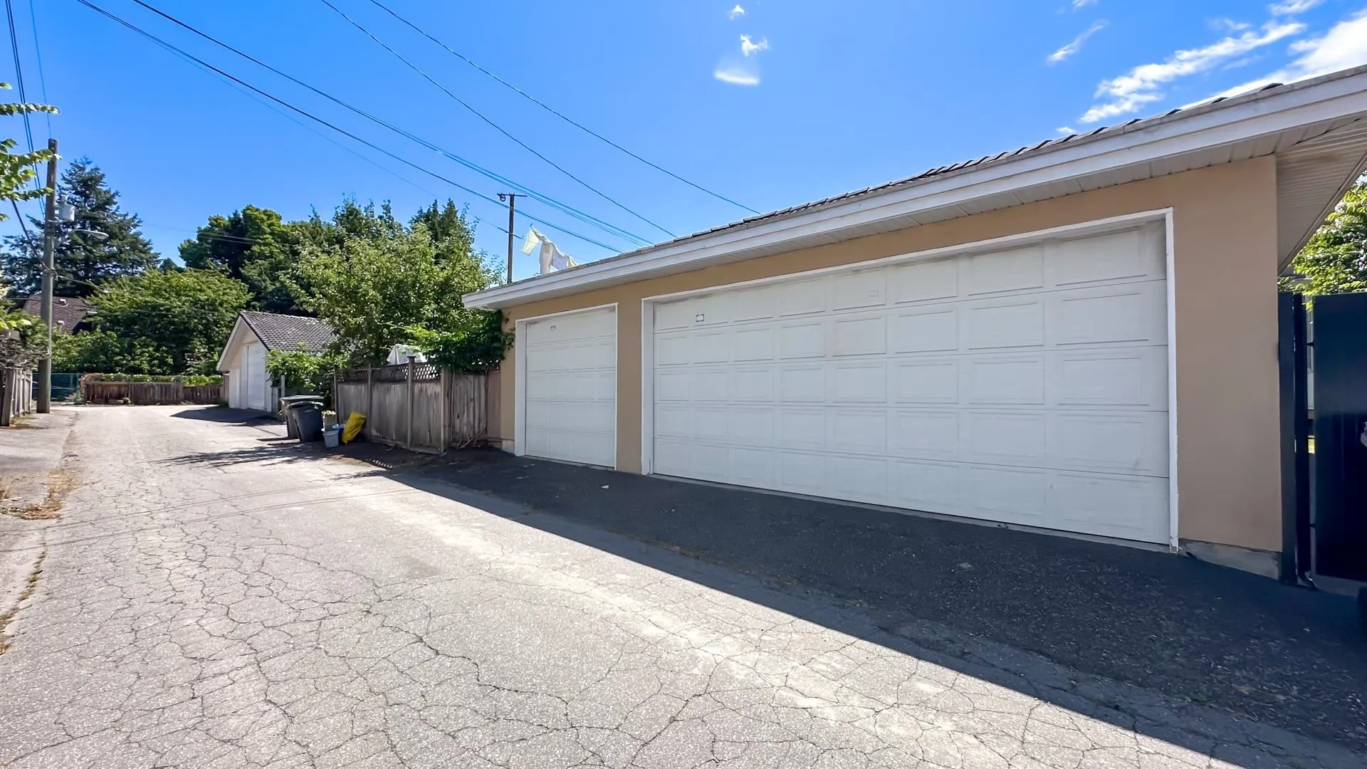 2137 W 20th Avenue