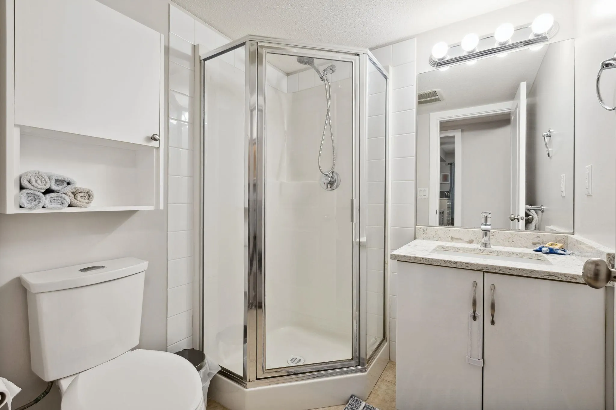 310 160 Shoreline Circle