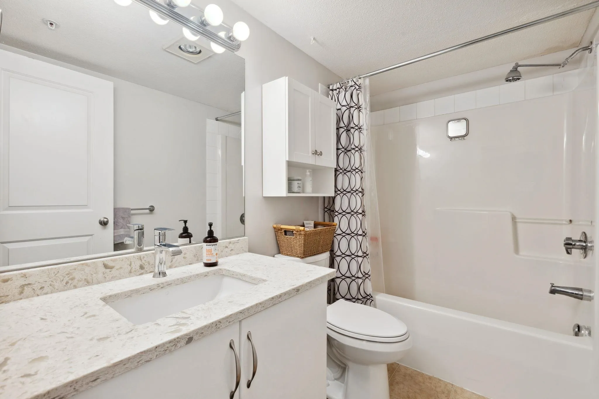 310 160 Shoreline Circle