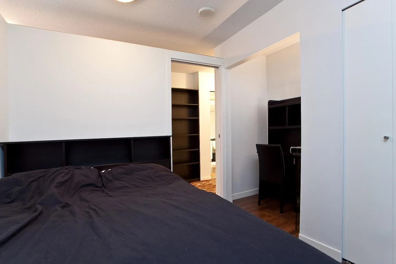 501 233 Robson Street