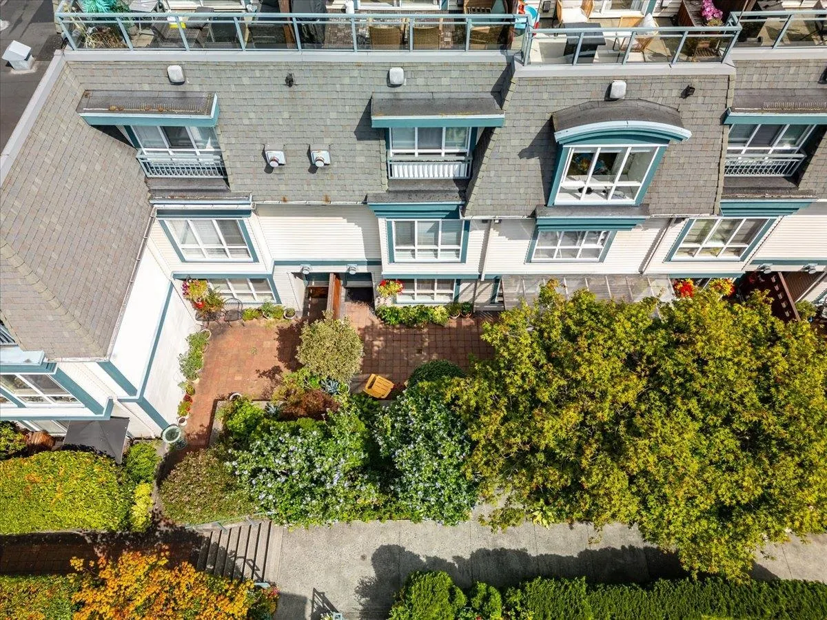 12 288 St. Davids Avenue