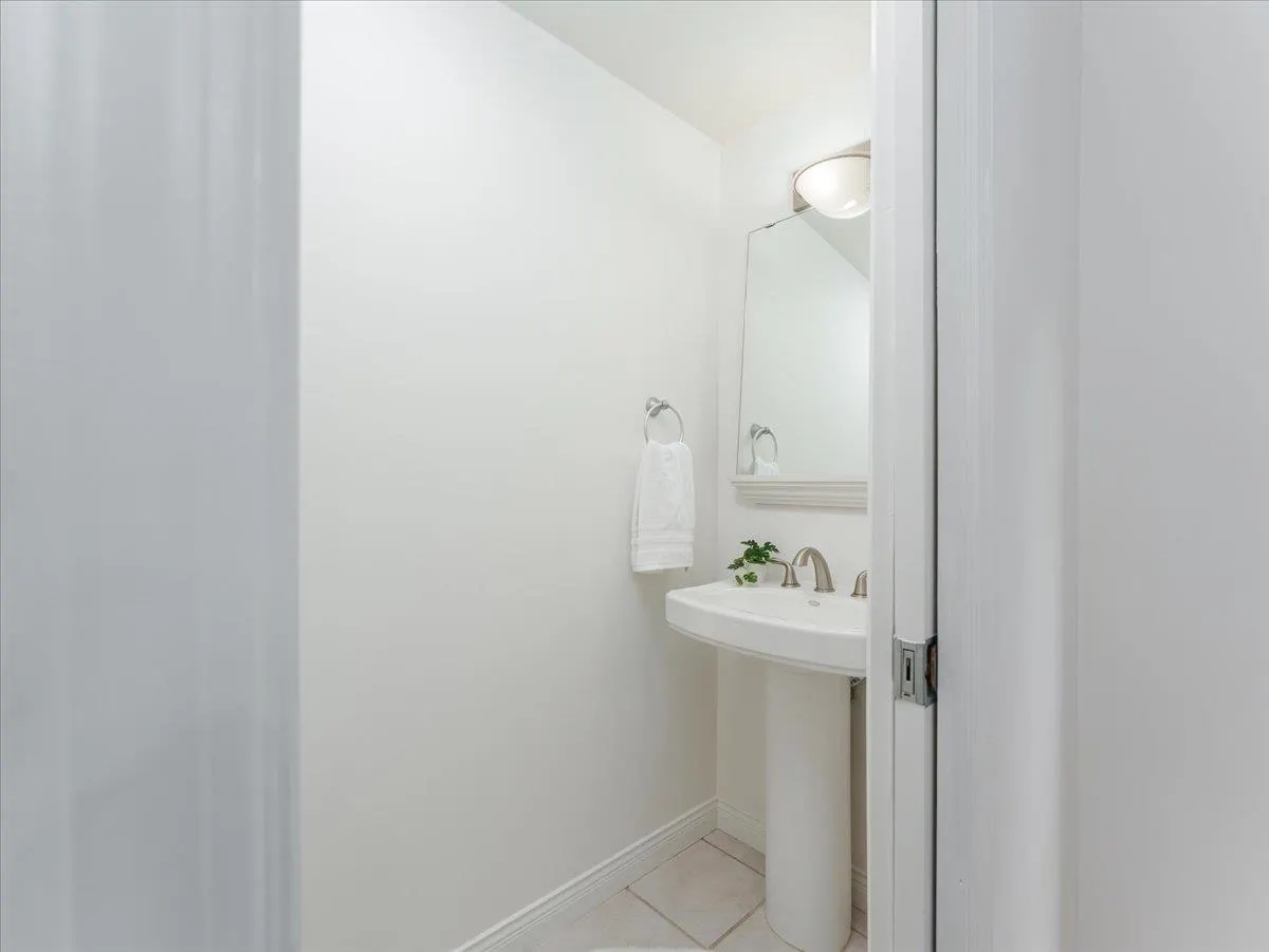 12 288 St. Davids Avenue