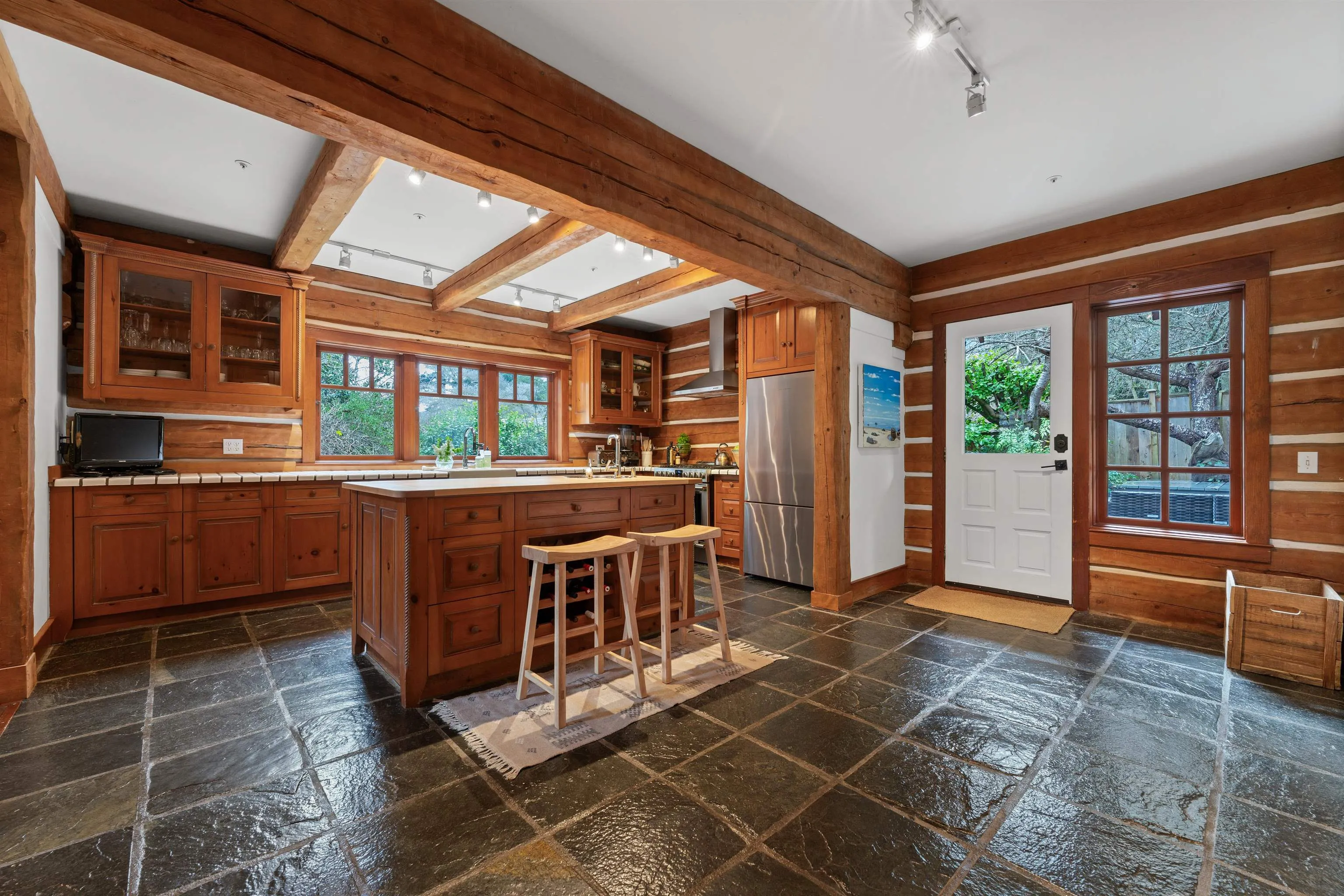 5851 Eagle Island
