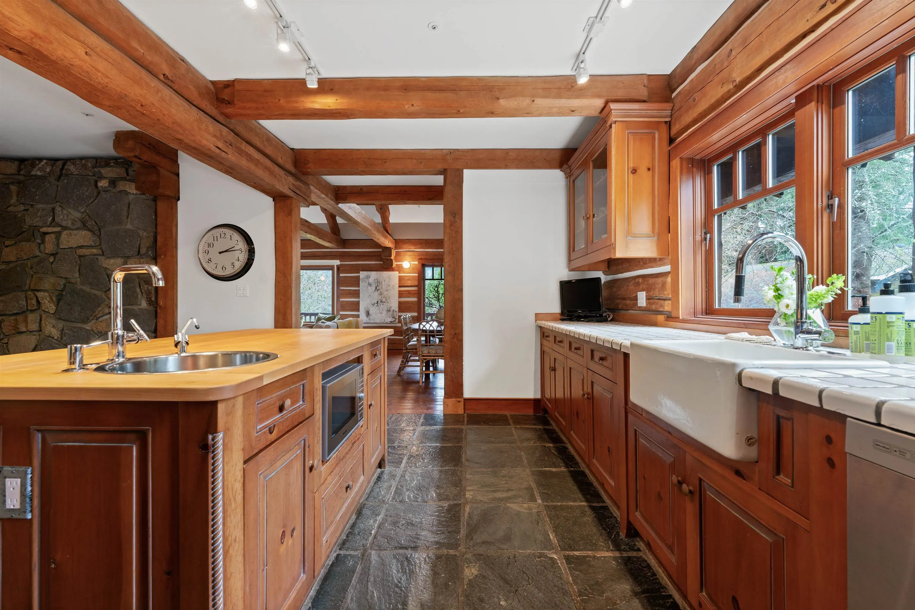 5851 Eagle Island
