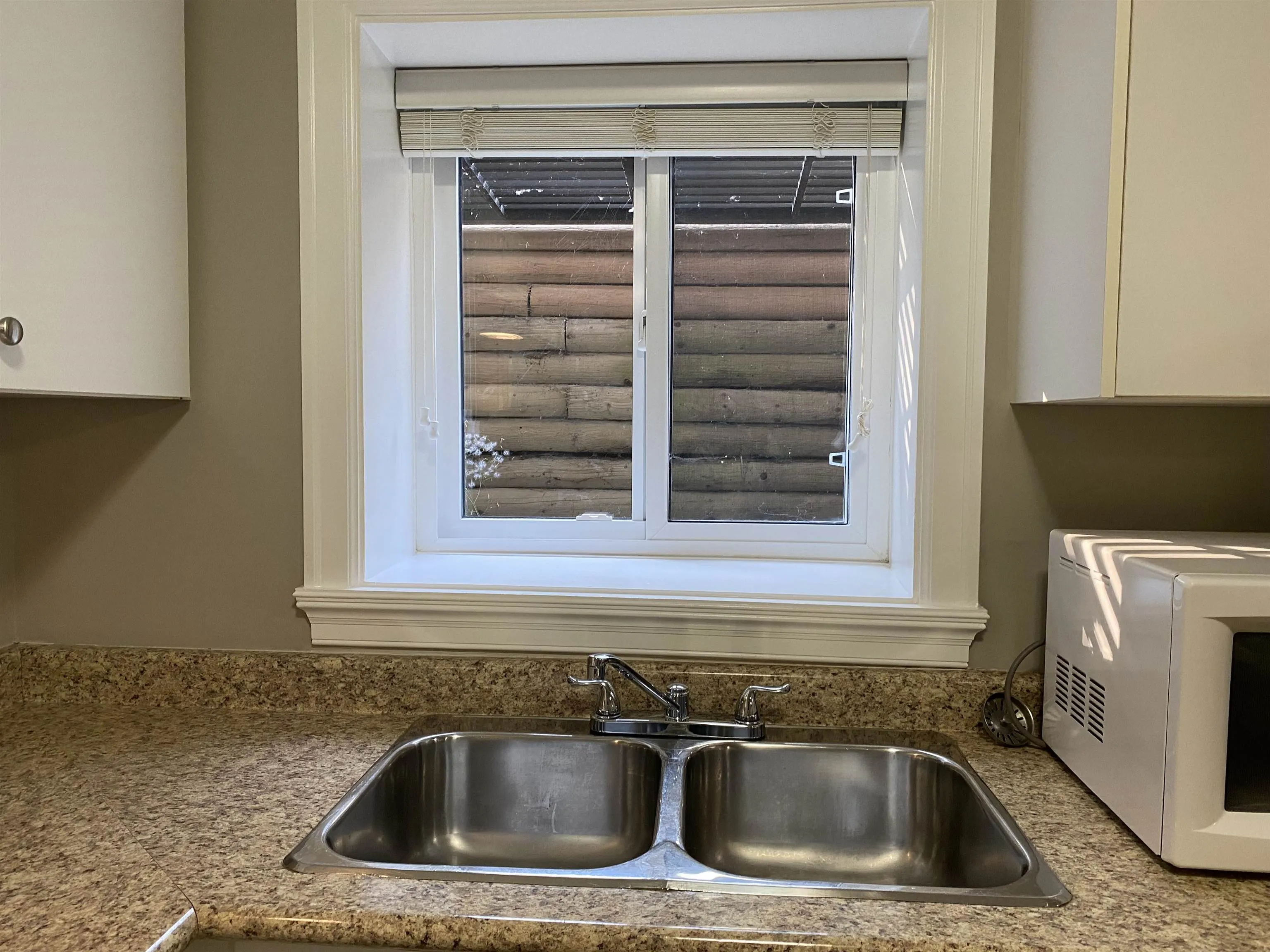 2 Bed Suite 14611 111a Avenue