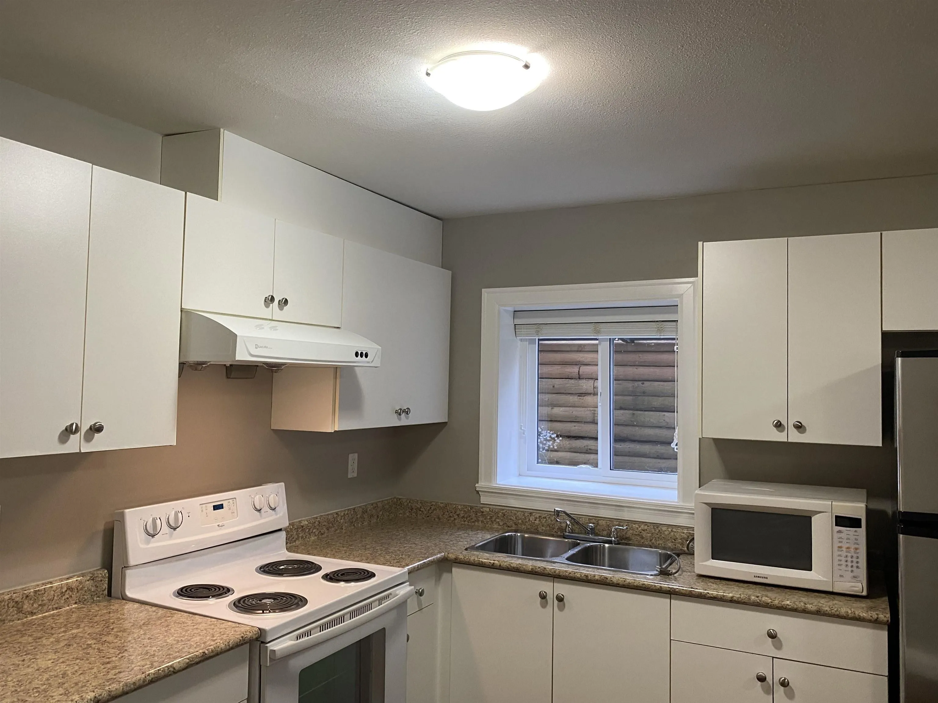 2 Bed Suite 14611 111a Avenue