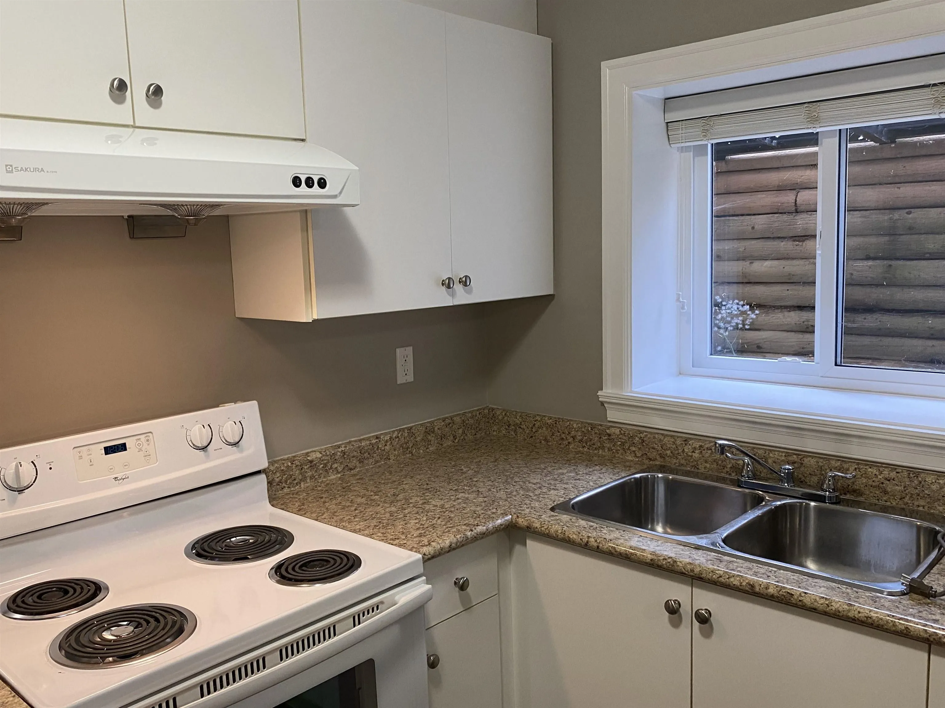 2 Bed Suite 14611 111a Avenue