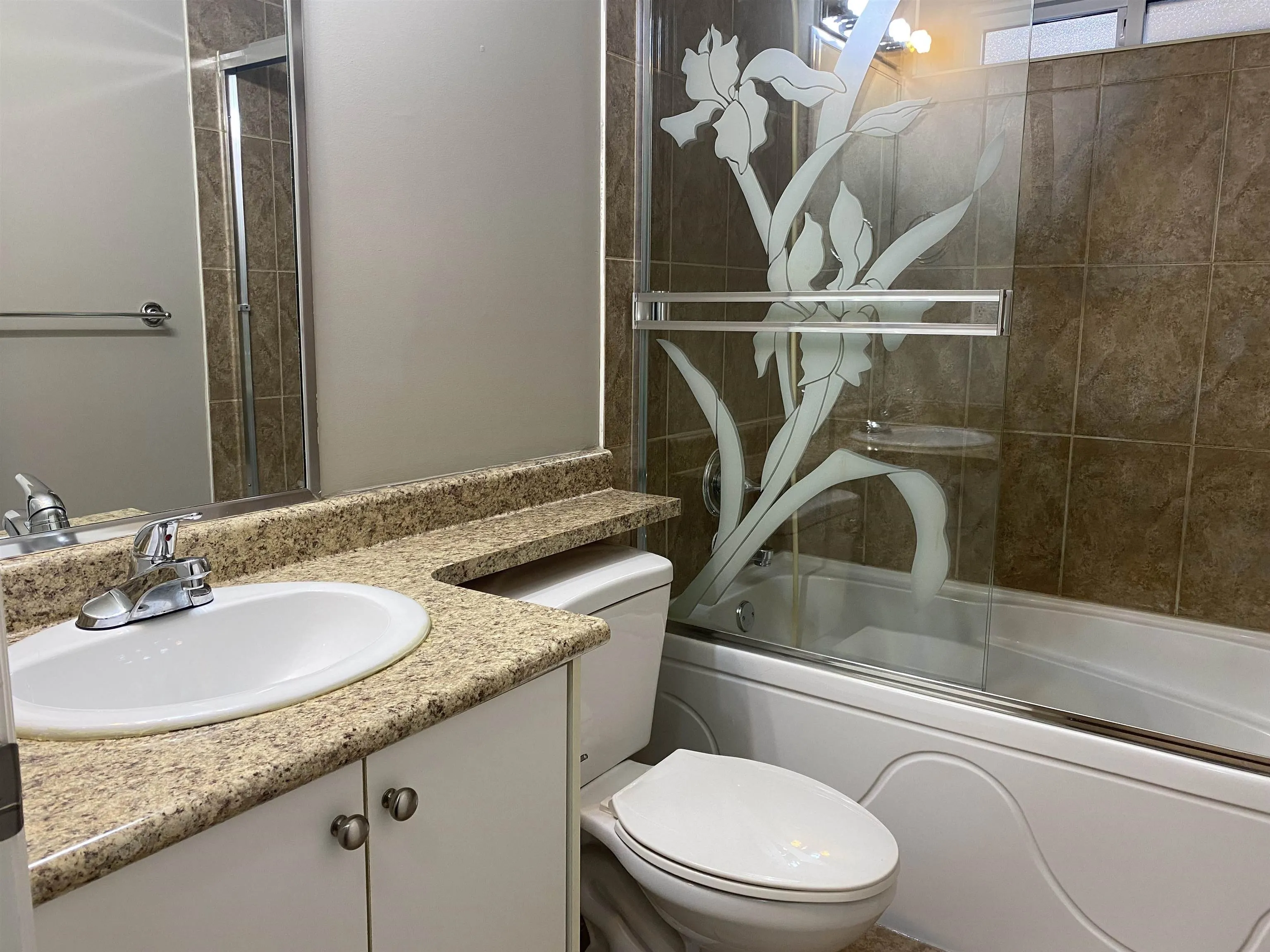 2 Bed Suite 14611 111a Avenue