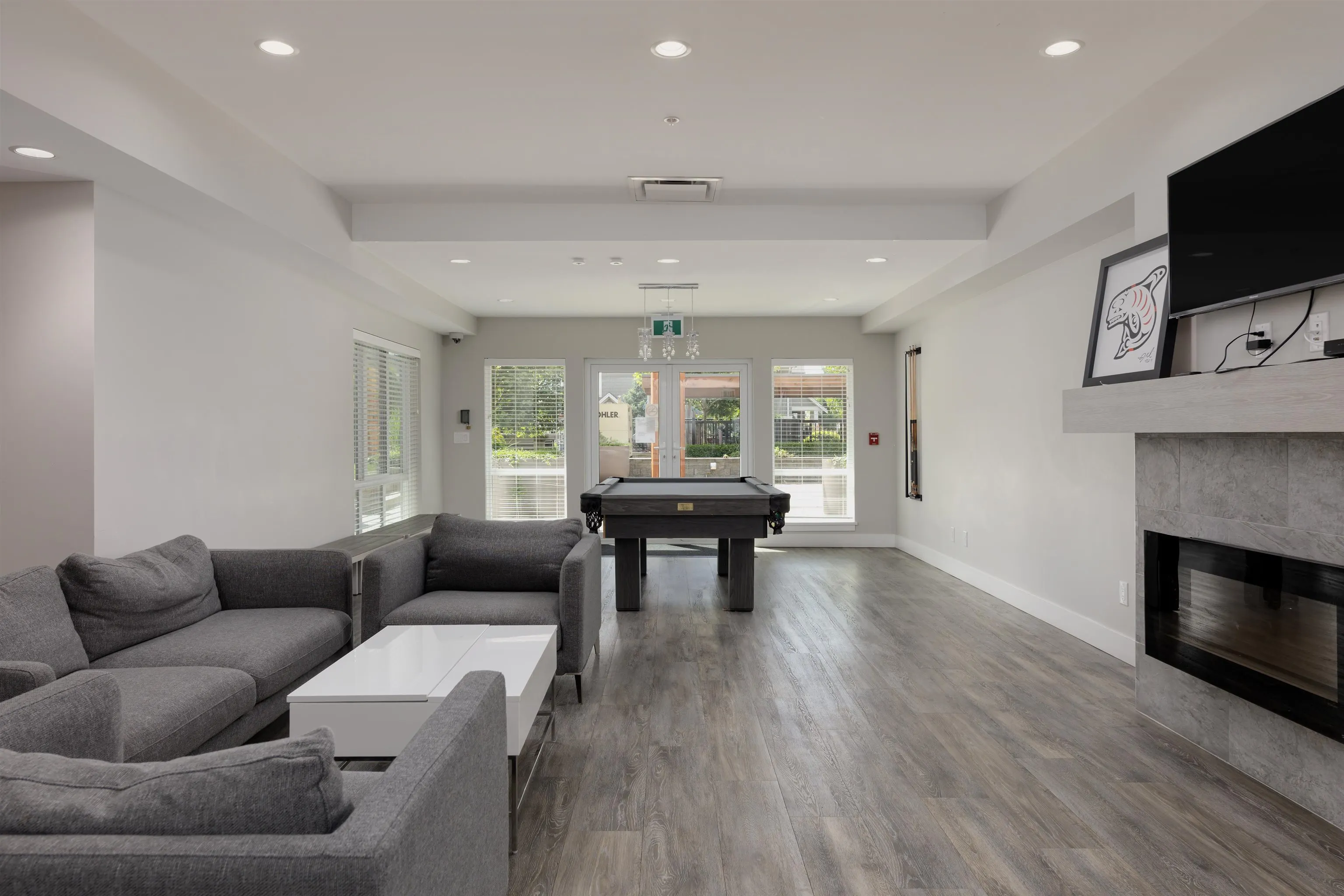 315 4690 Hawk Lane