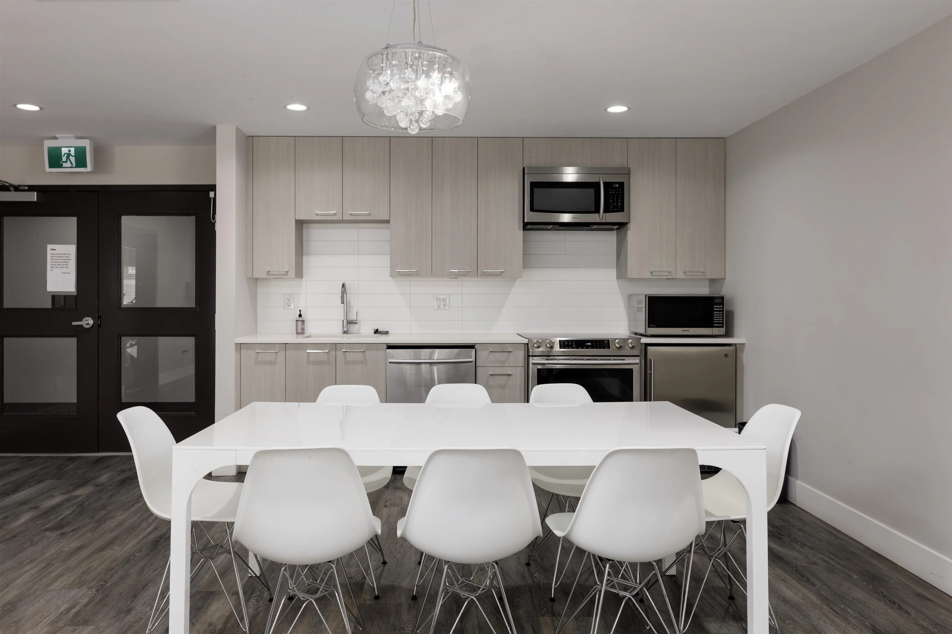 315 4690 Hawk Lane