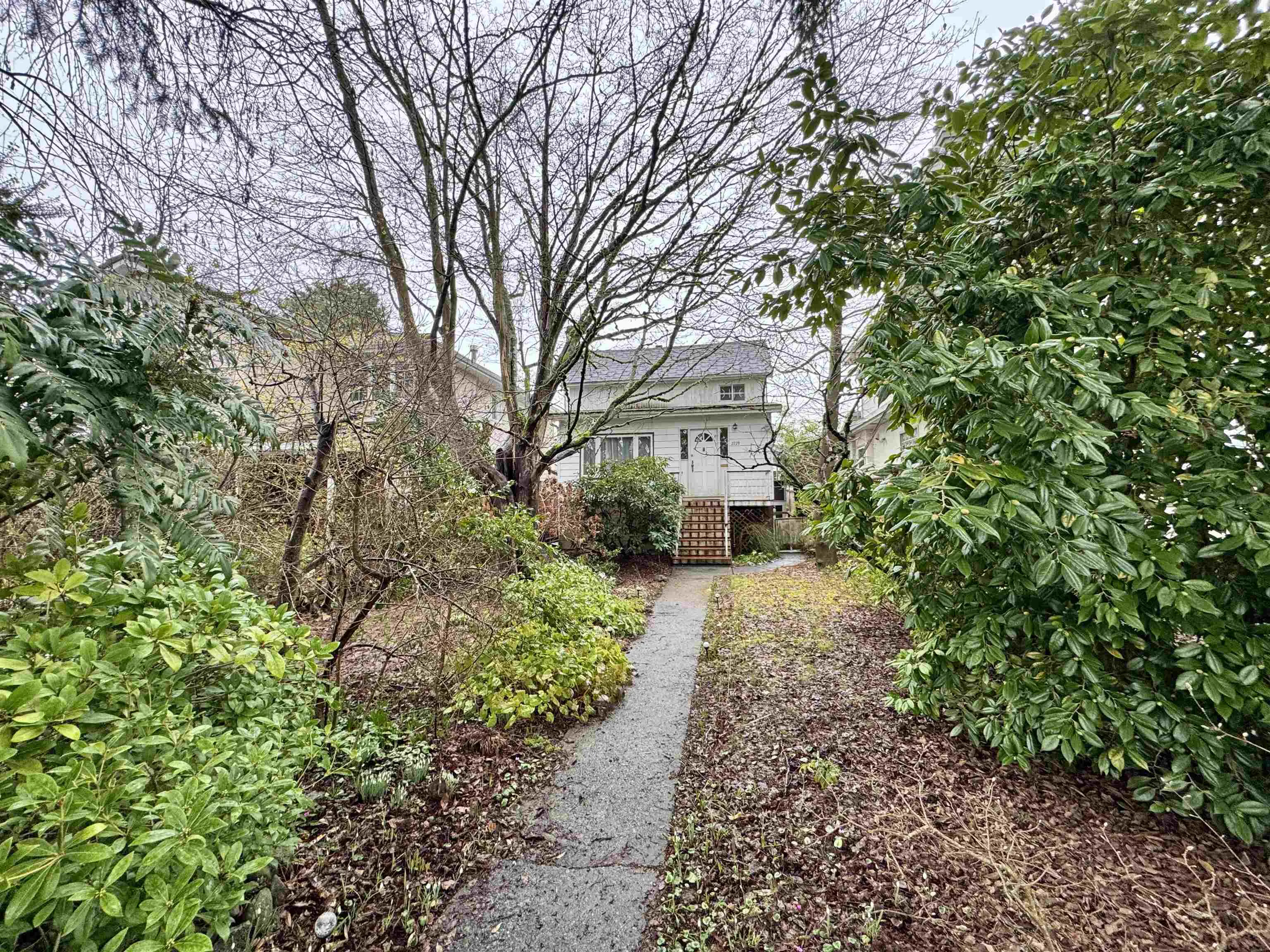 2720 W 24th Avenue