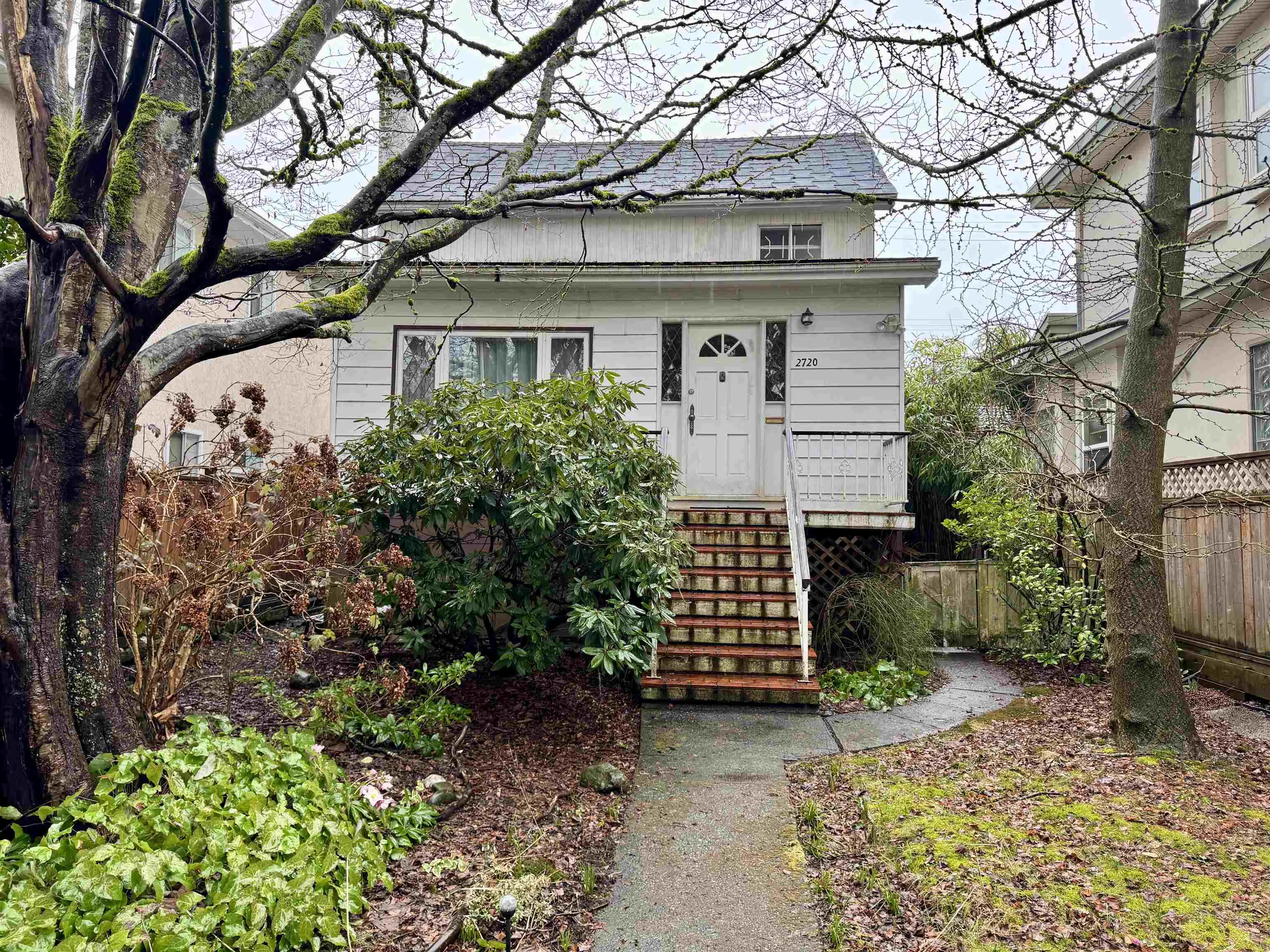 2720 W 24th Avenue