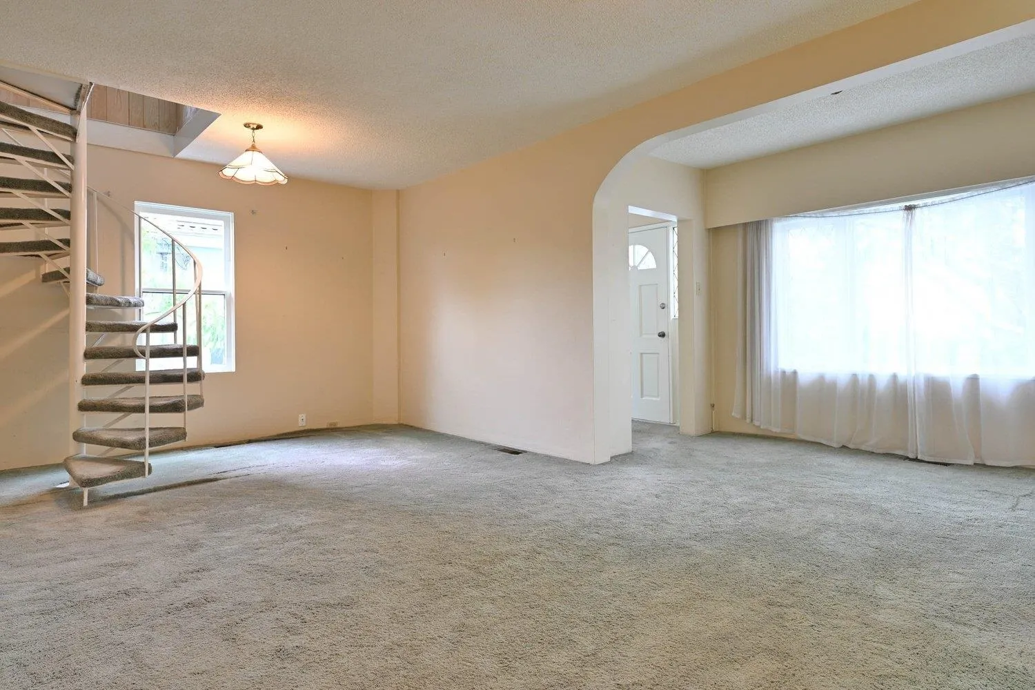 2720 W 24th Avenue