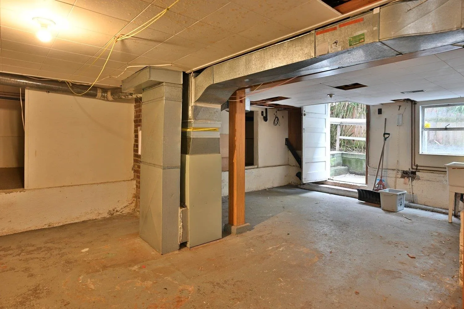 2720 W 24th Avenue