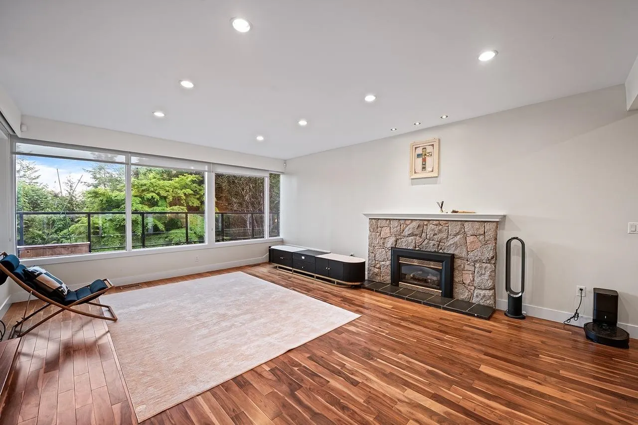 1130 Groveland Court