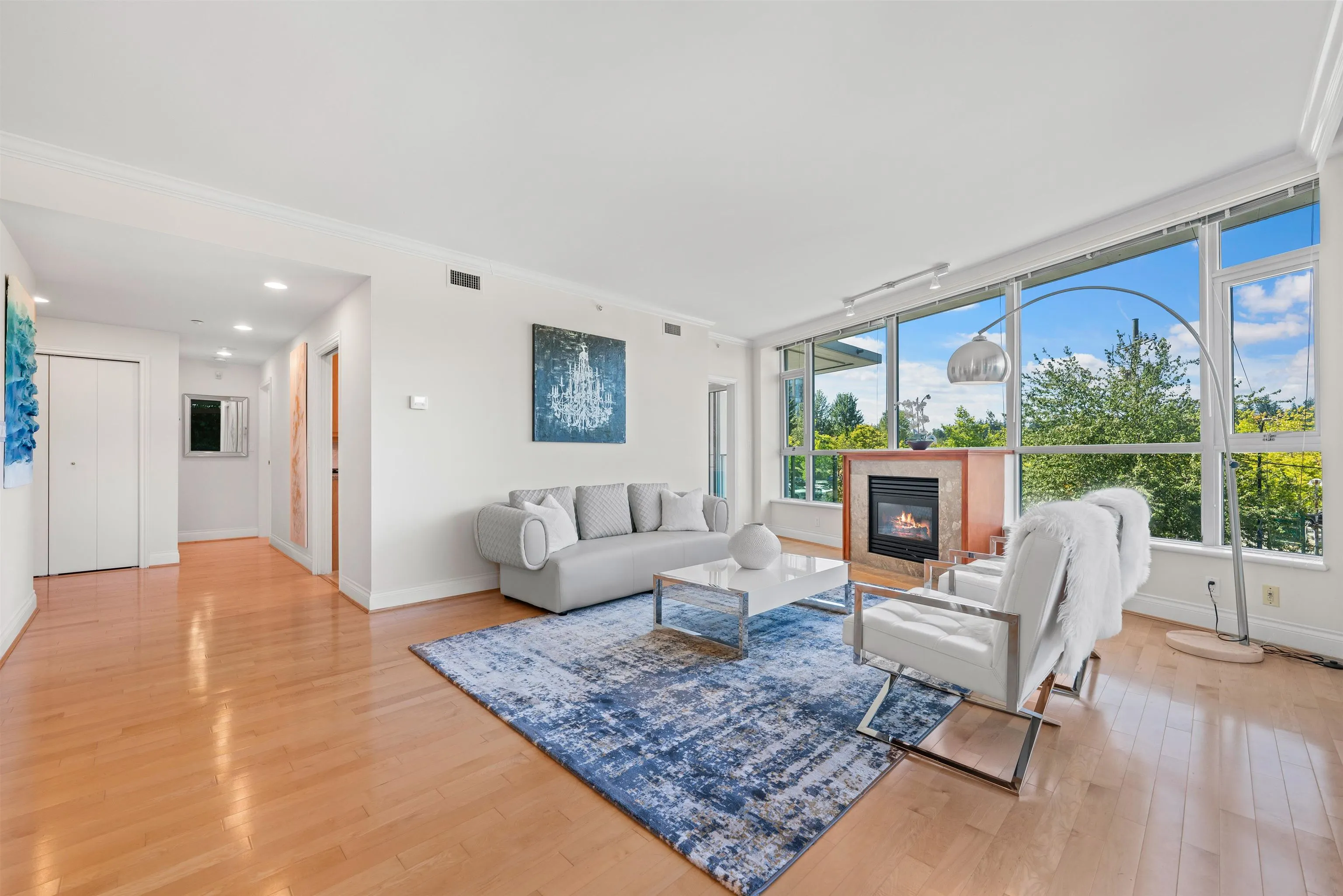 202 1777 Bayshore Drive