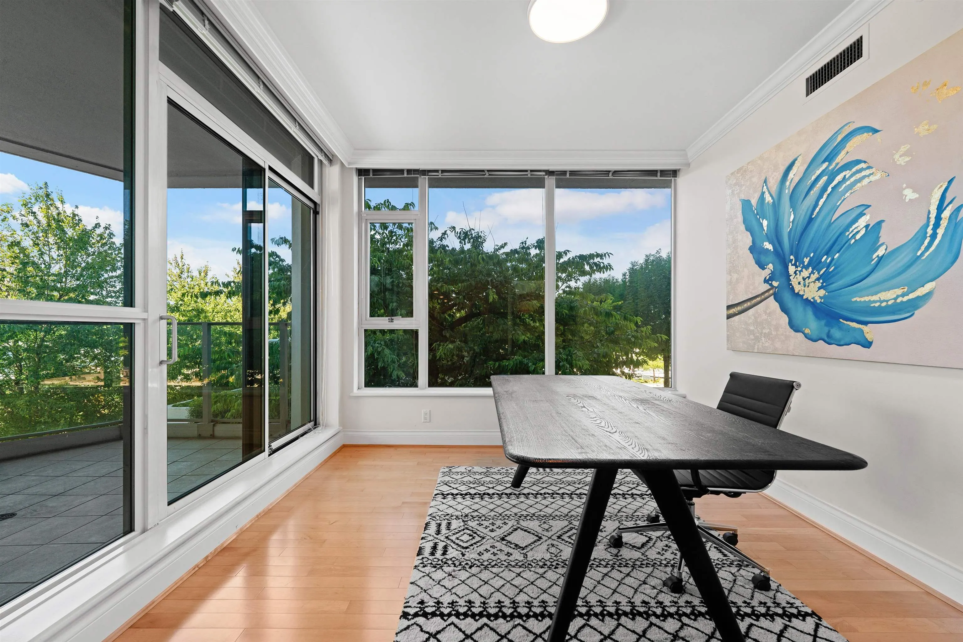 202 1777 Bayshore Drive