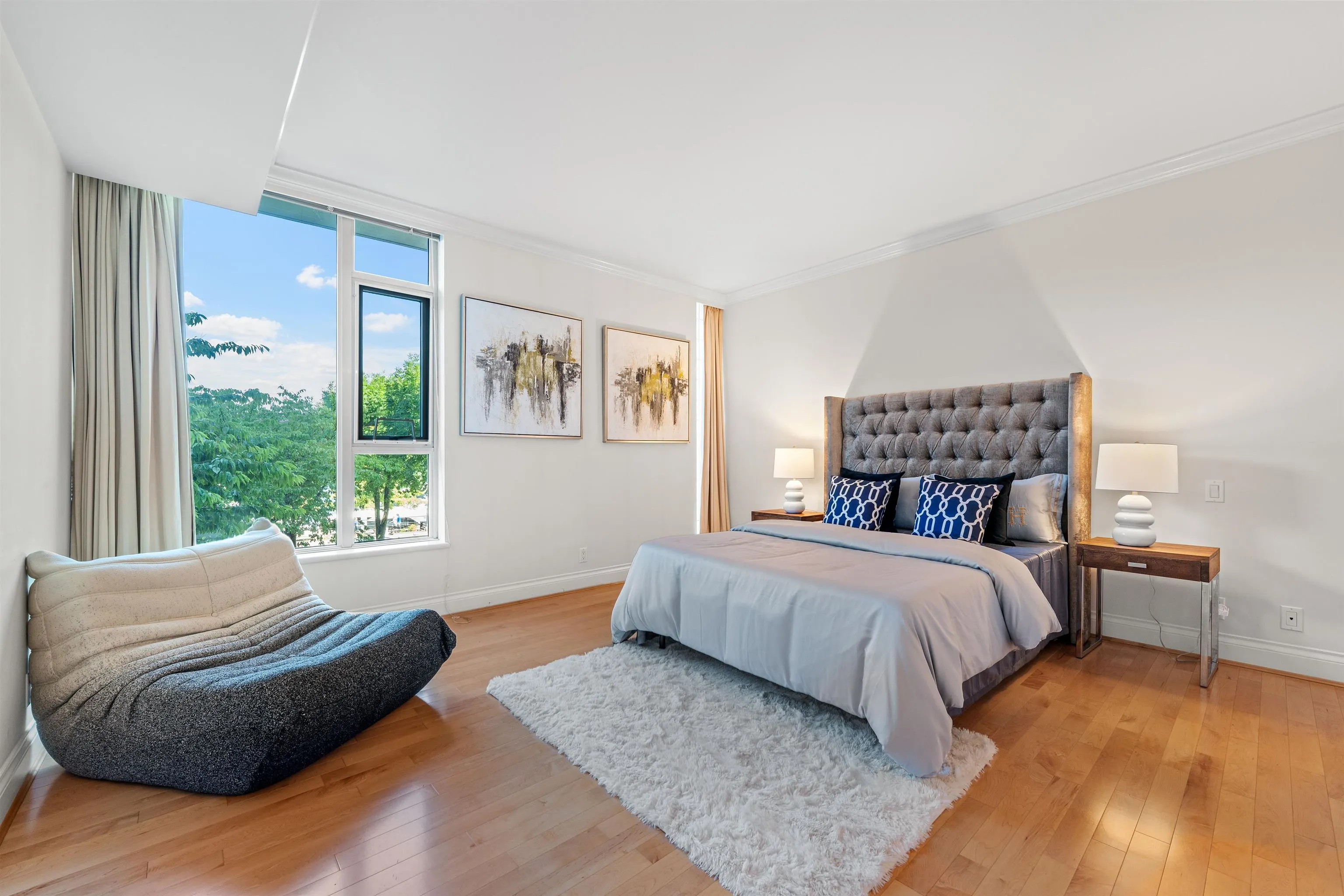 202 1777 Bayshore Drive