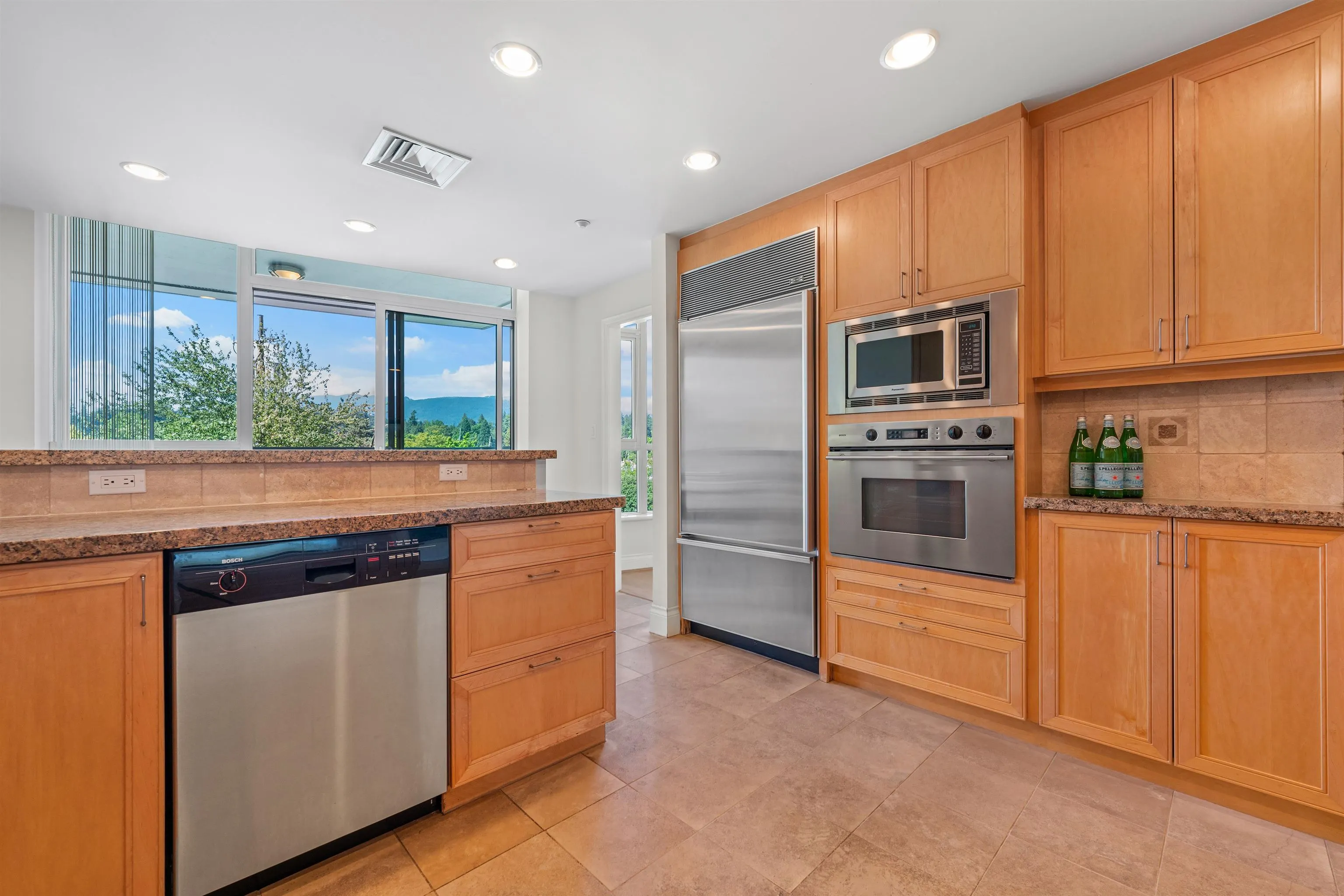 202 1777 Bayshore Drive
