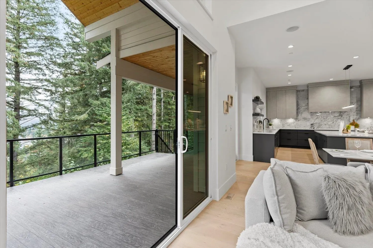 5506 Crimson Ridge
