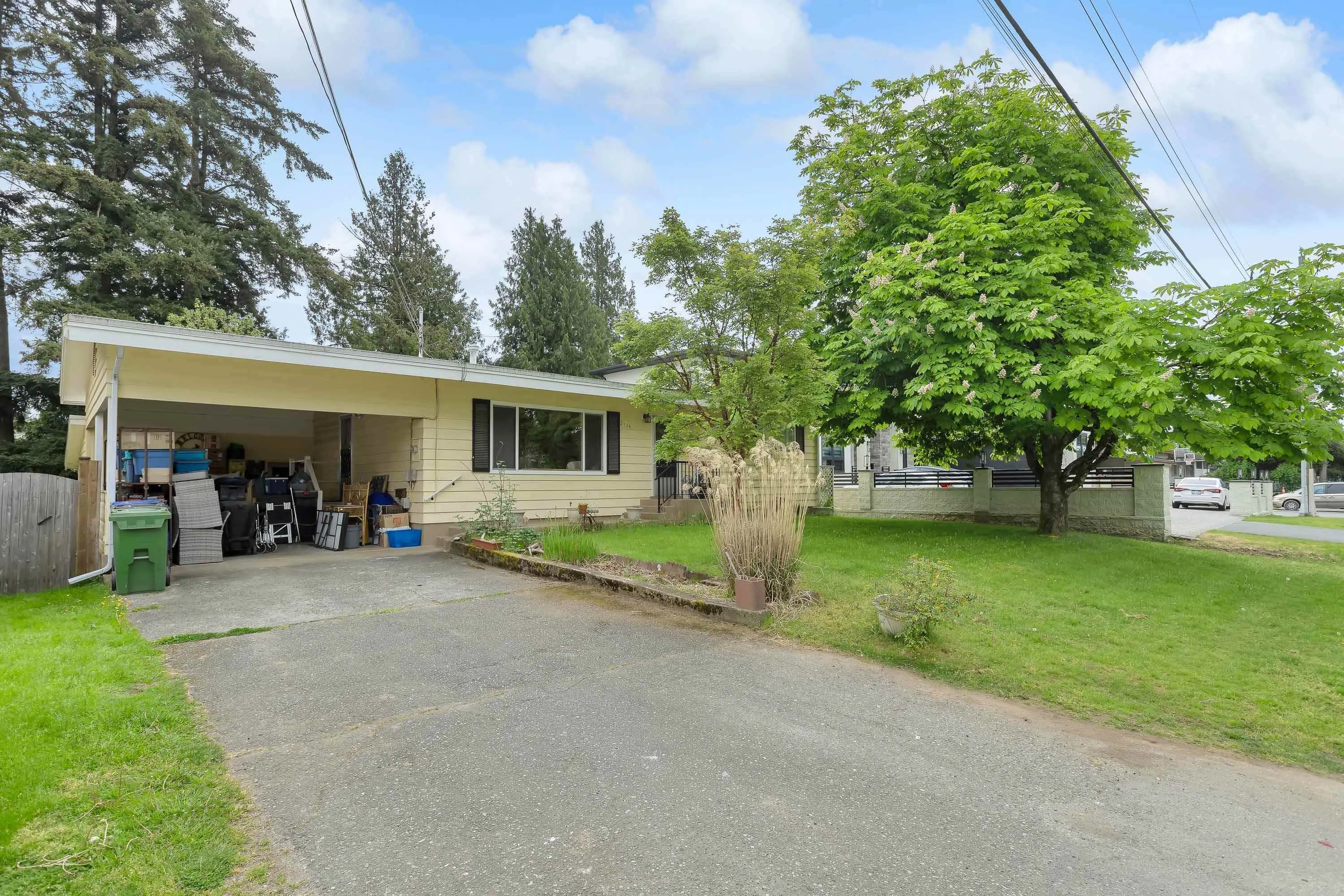 2136 Sherwood Crescent
