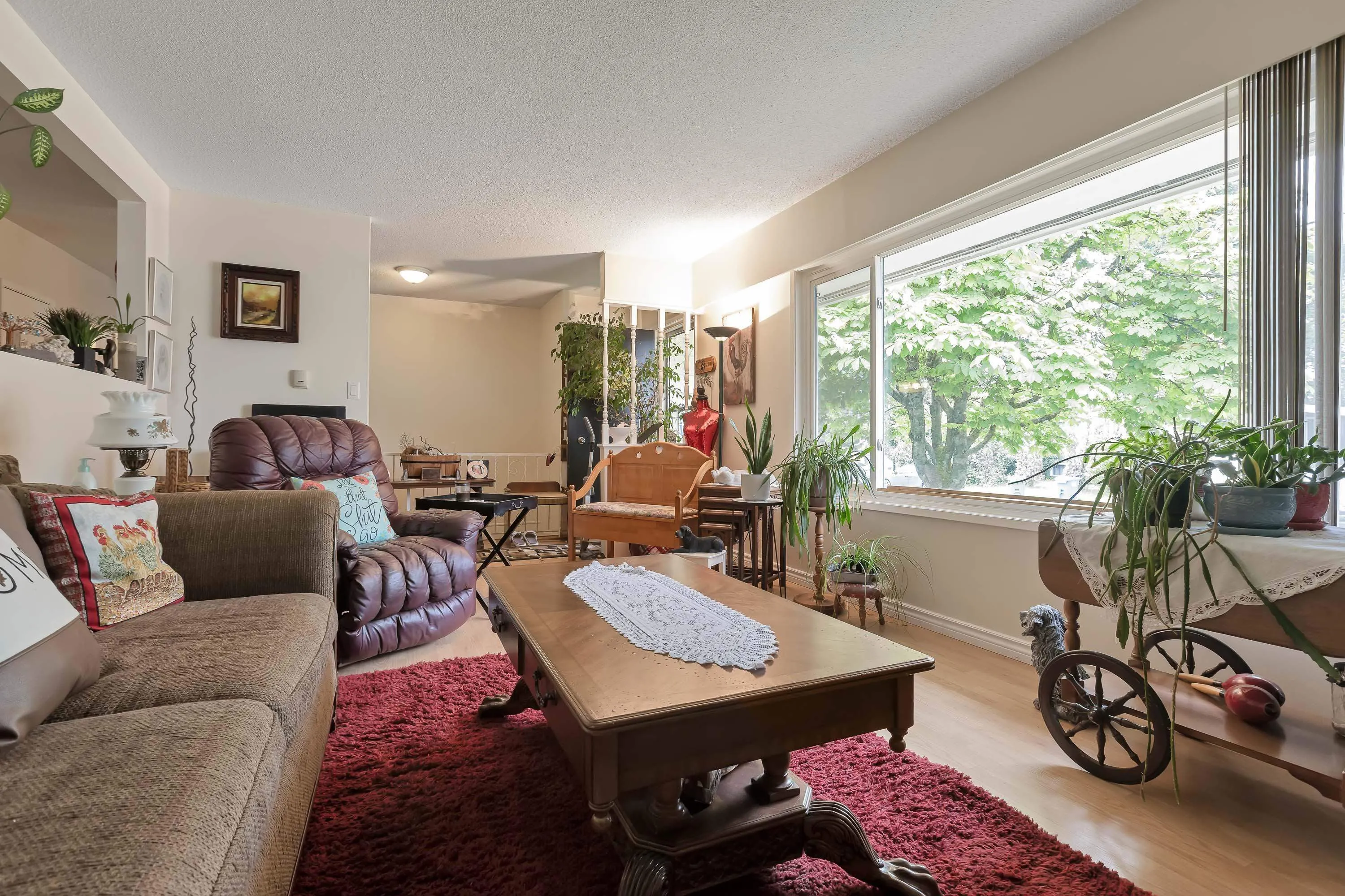 2136 Sherwood Crescent