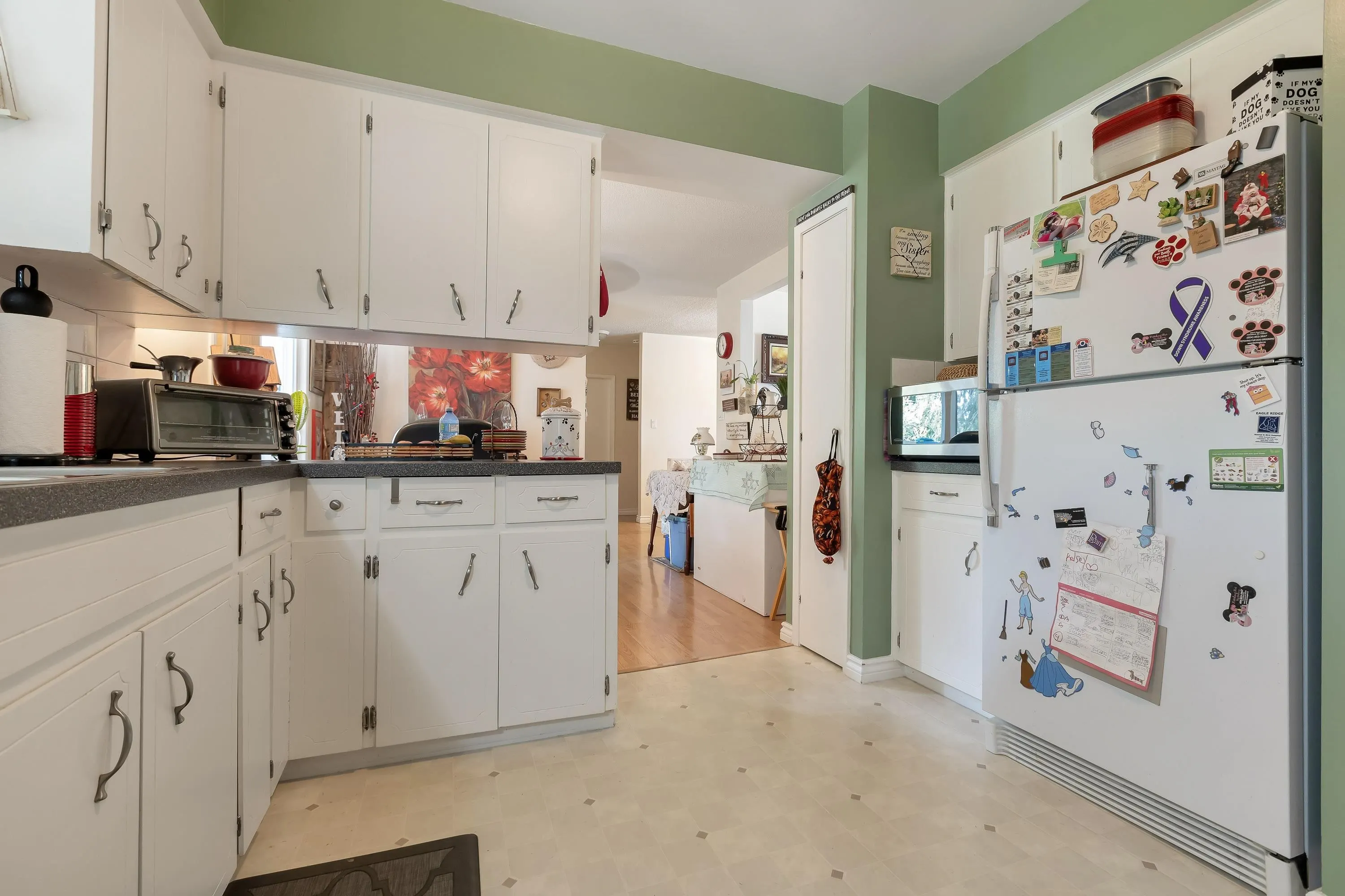 2136 Sherwood Crescent