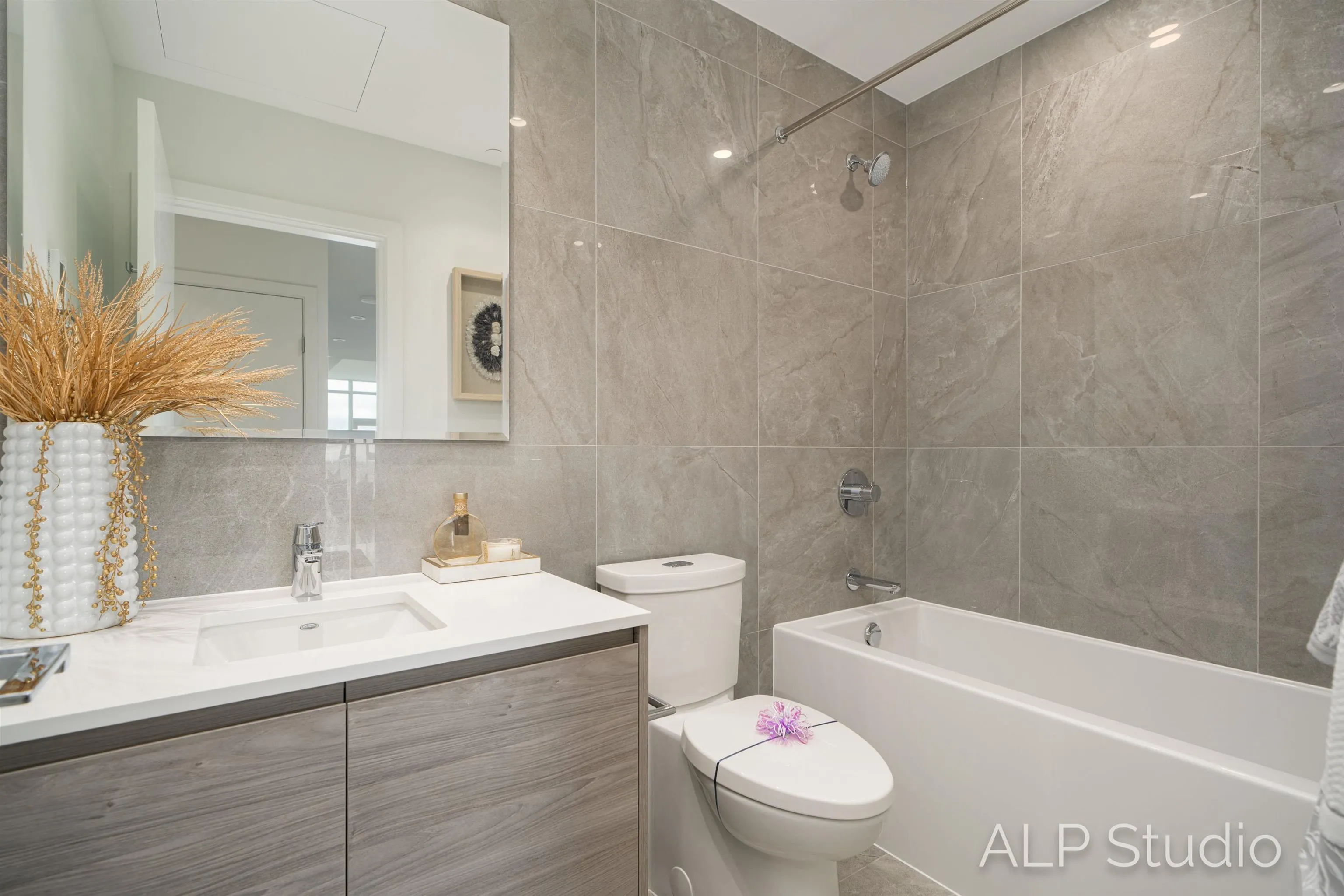 4405 680 Quayside Drive
