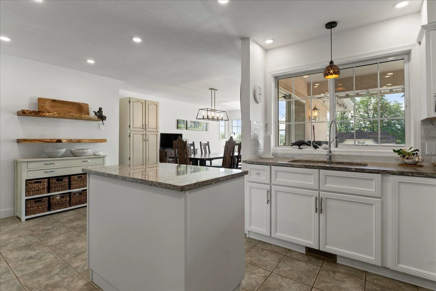 8657 Sunburst Place