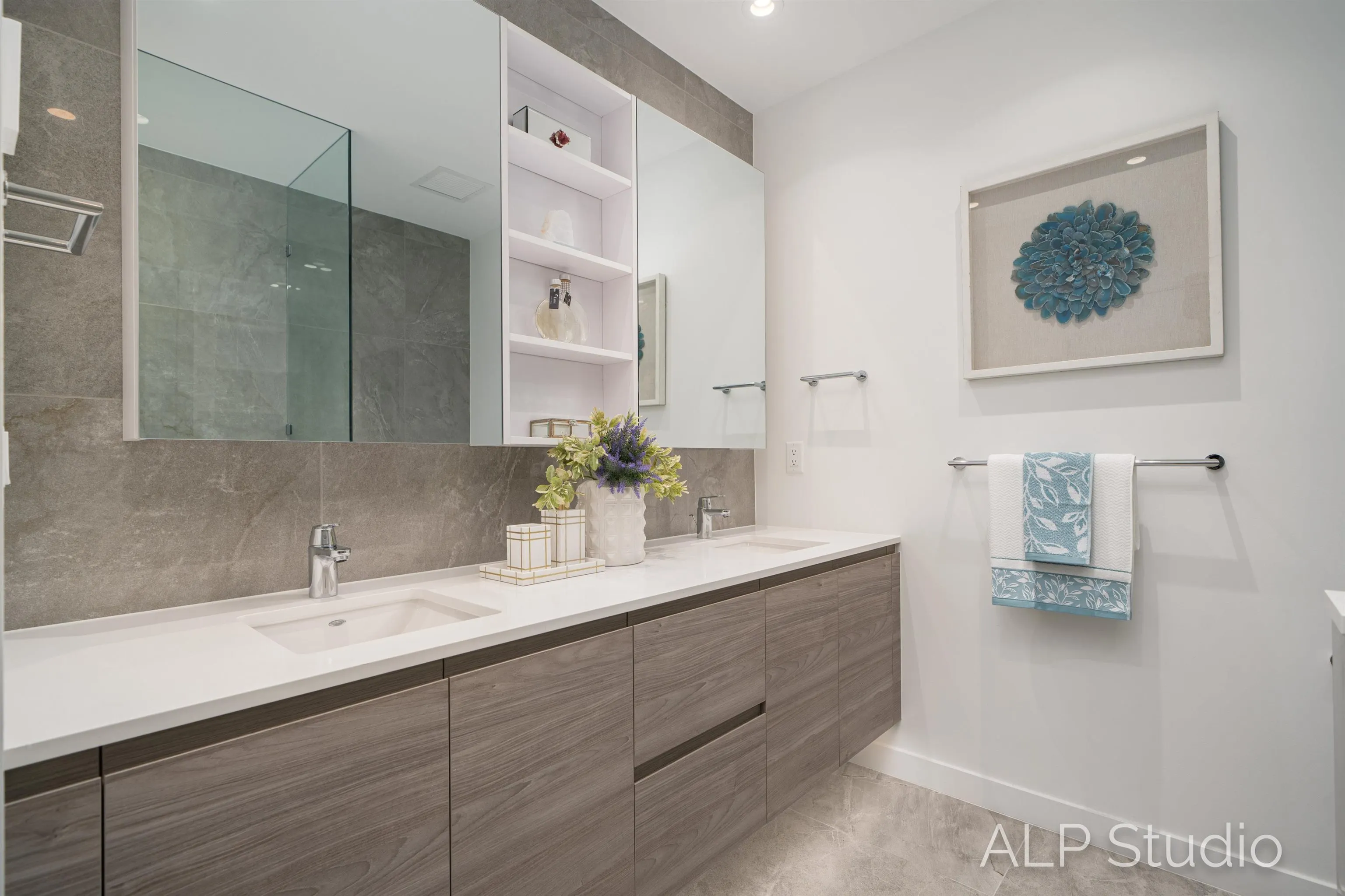 3708 680 Quayside Drive