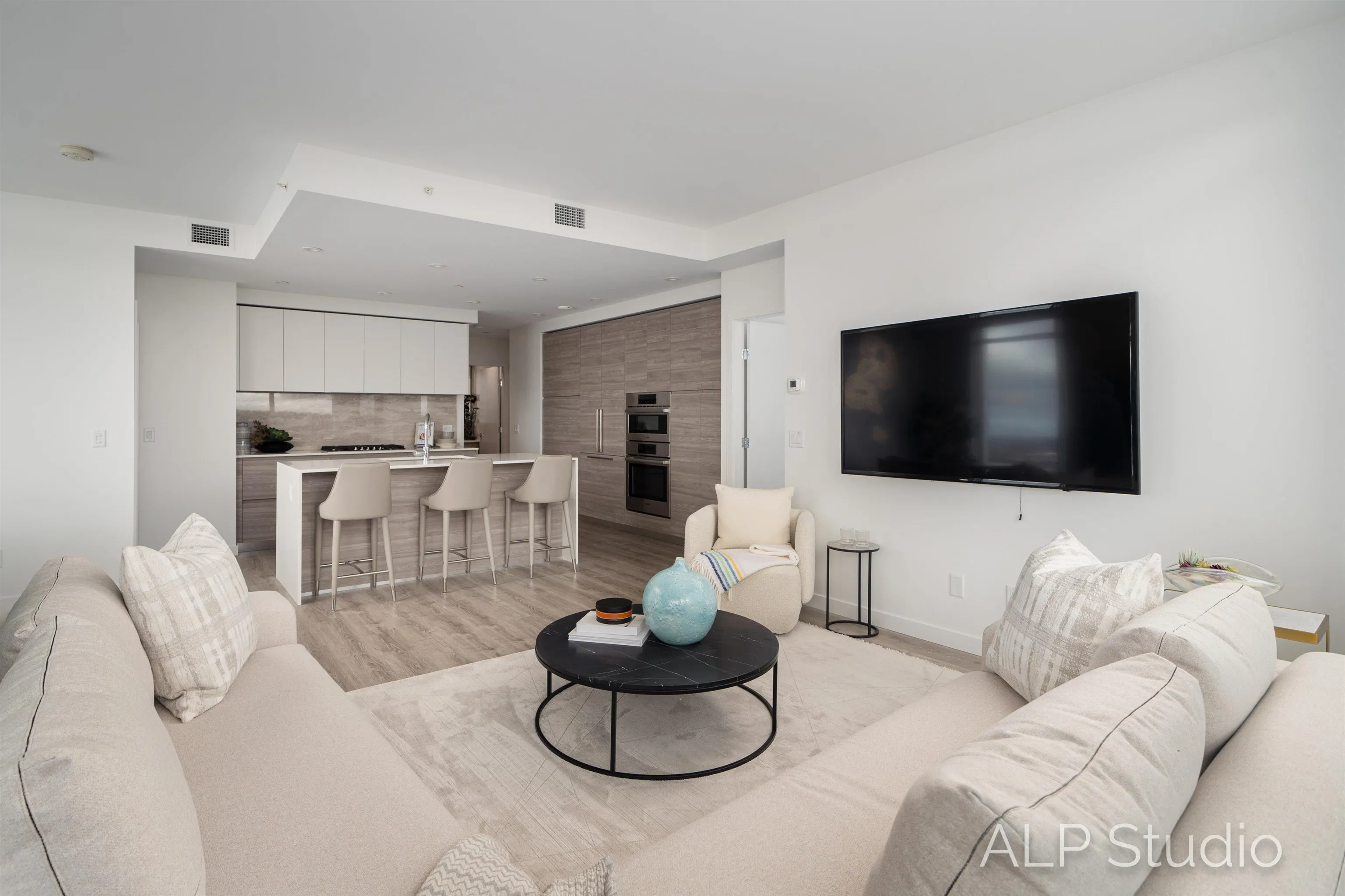 3708 680 Quayside Drive